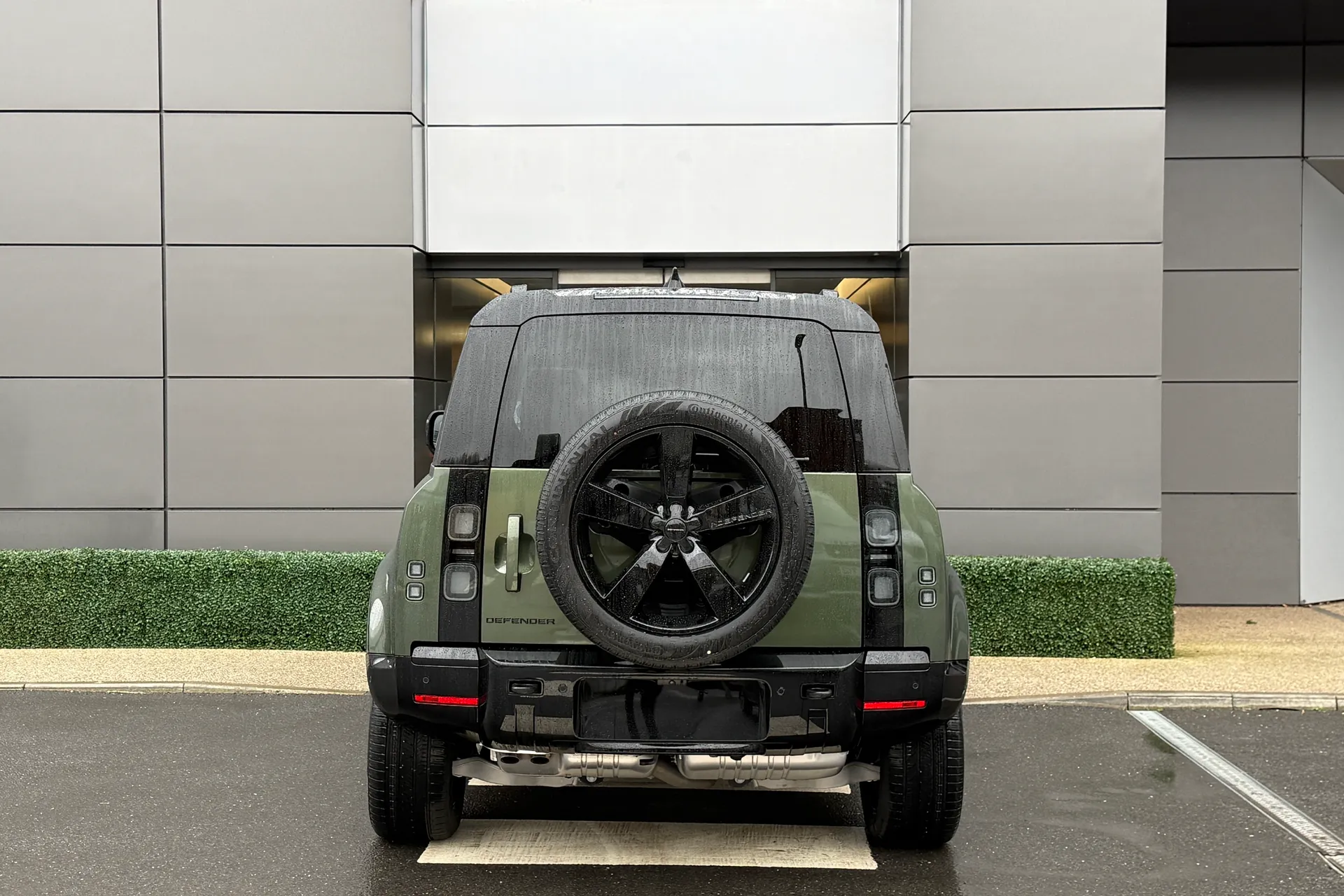 LAND ROVER Defender 110 thumbnail image number 13