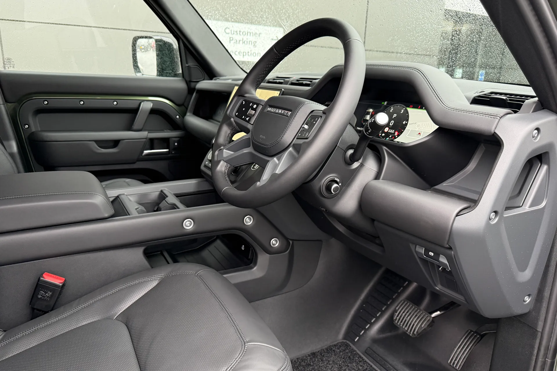 LAND ROVER Defender 110 thumbnail image number 17