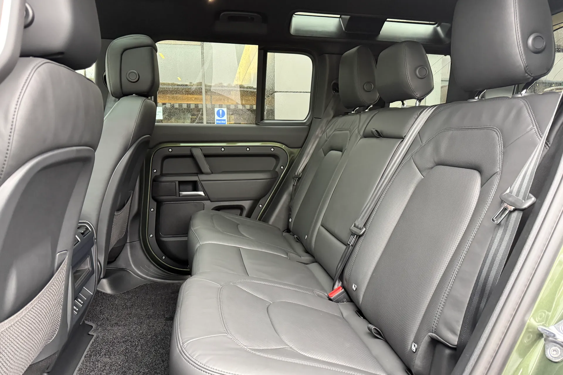 LAND ROVER Defender 110 thumbnail image number 20