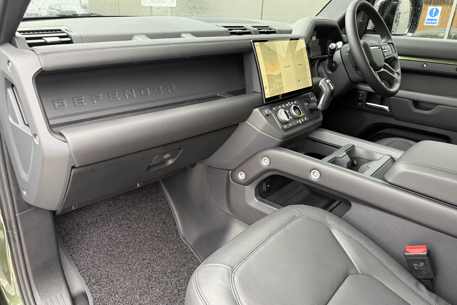 LAND ROVER Defender 110 thumbnail image number 45