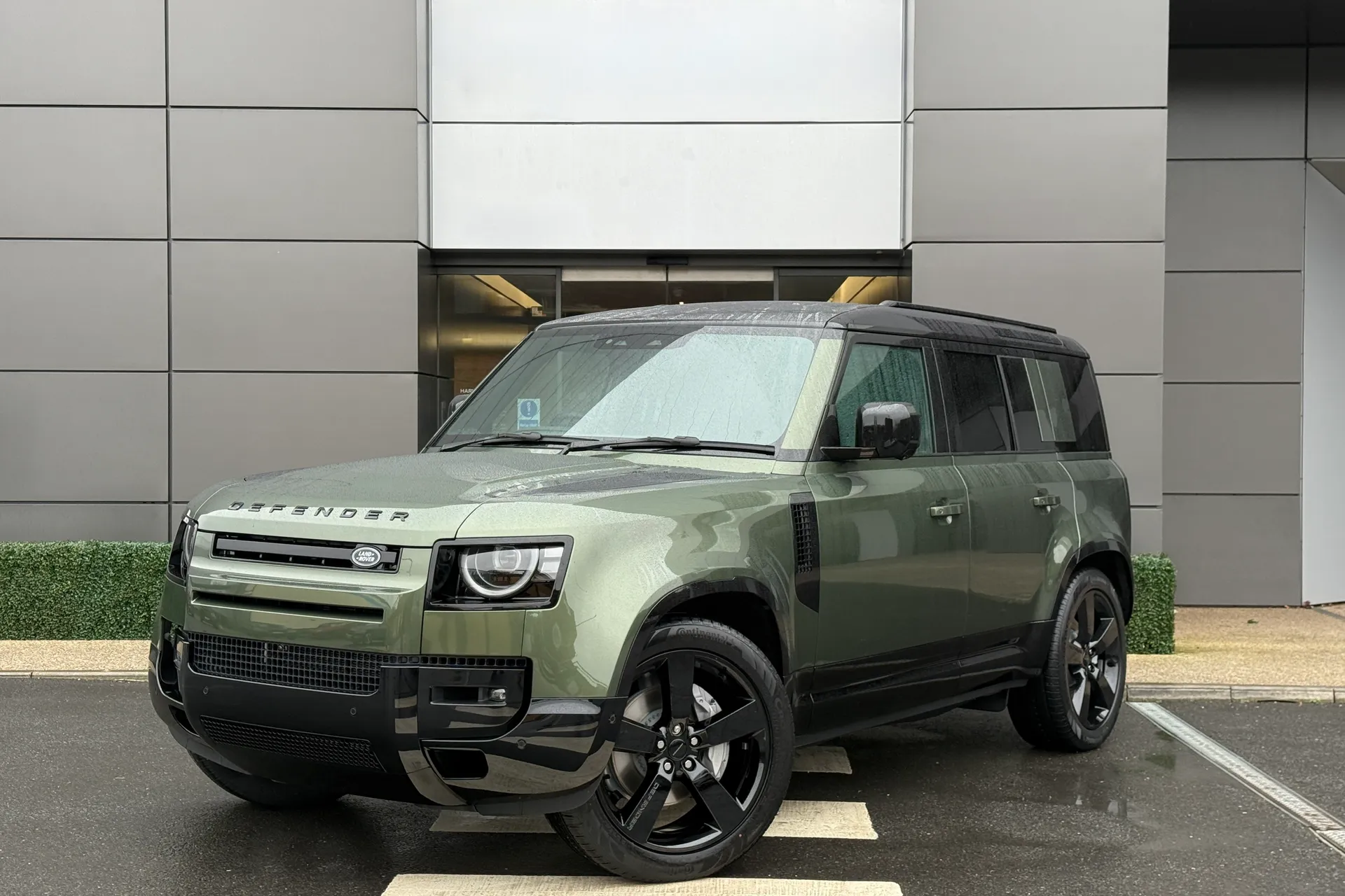 LAND ROVER Defender 110 thumbnail image number 7