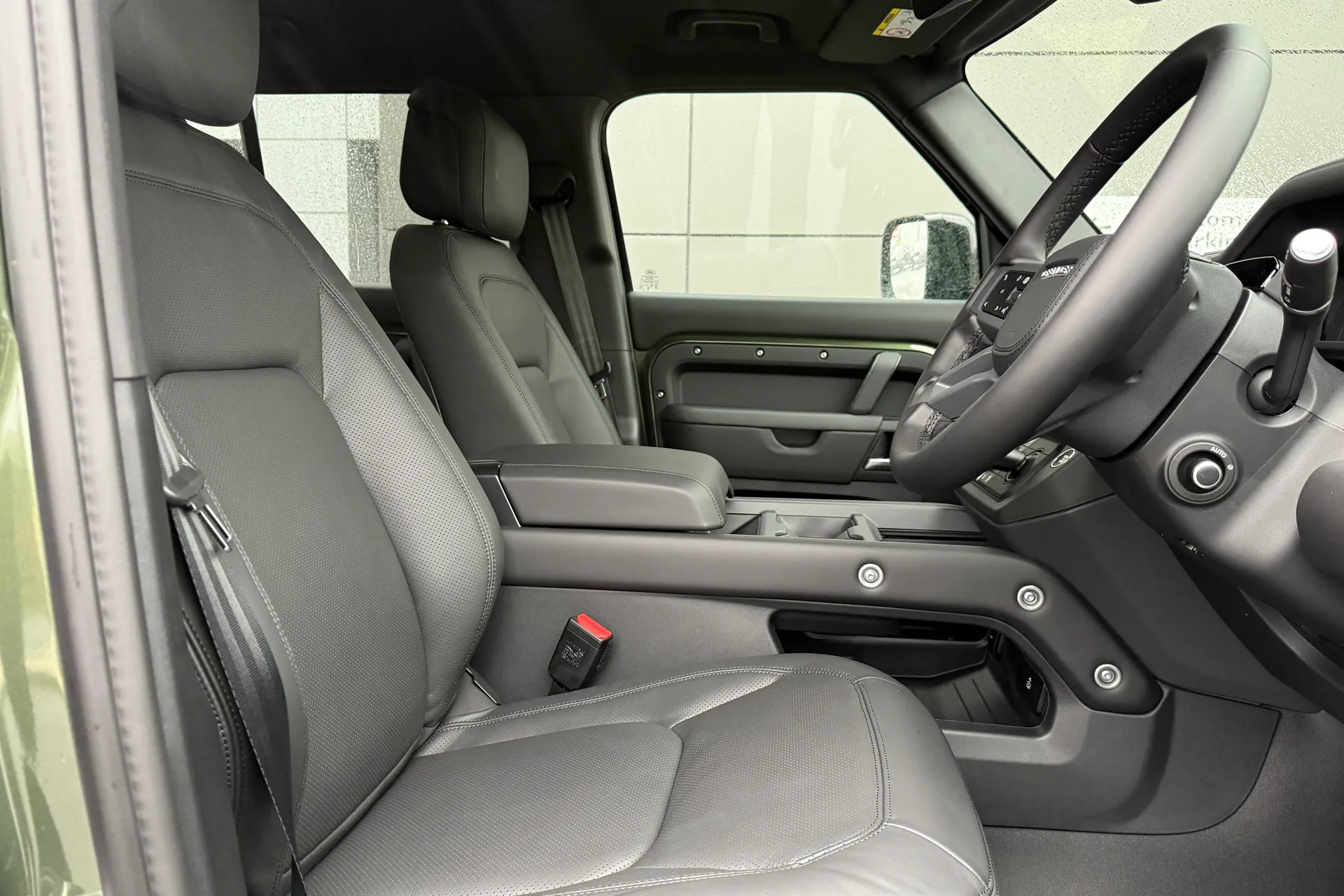 LAND ROVER Defender 110 thumbnail image number 18