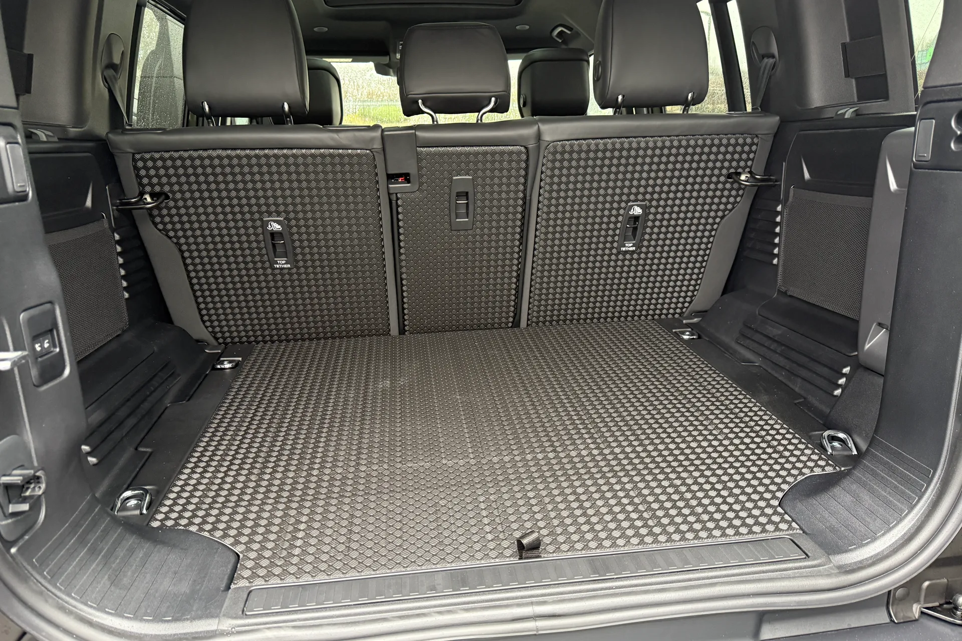 LAND ROVER Defender 110 thumbnail image number 55