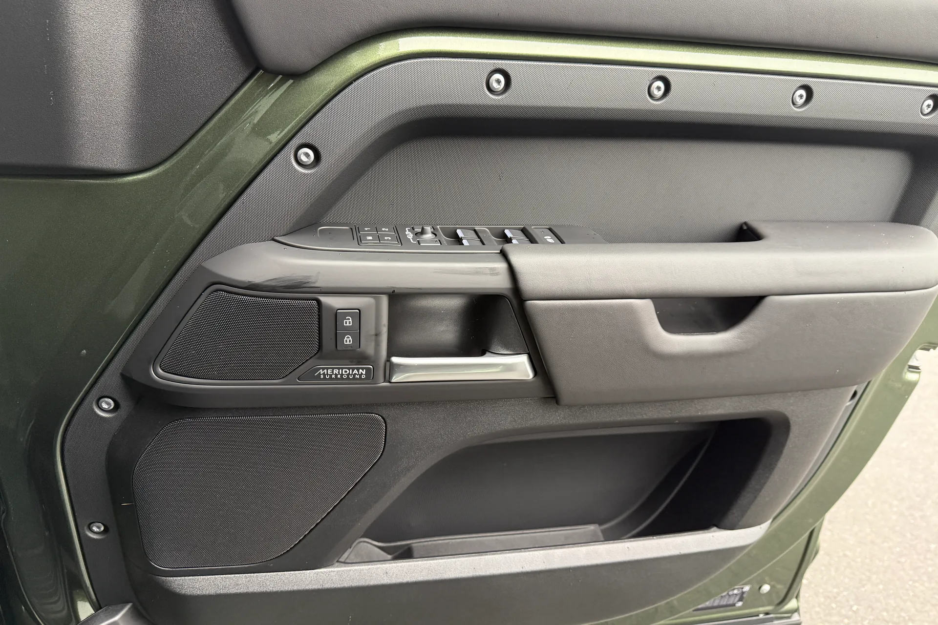 LAND ROVER Defender 110 thumbnail image number 43