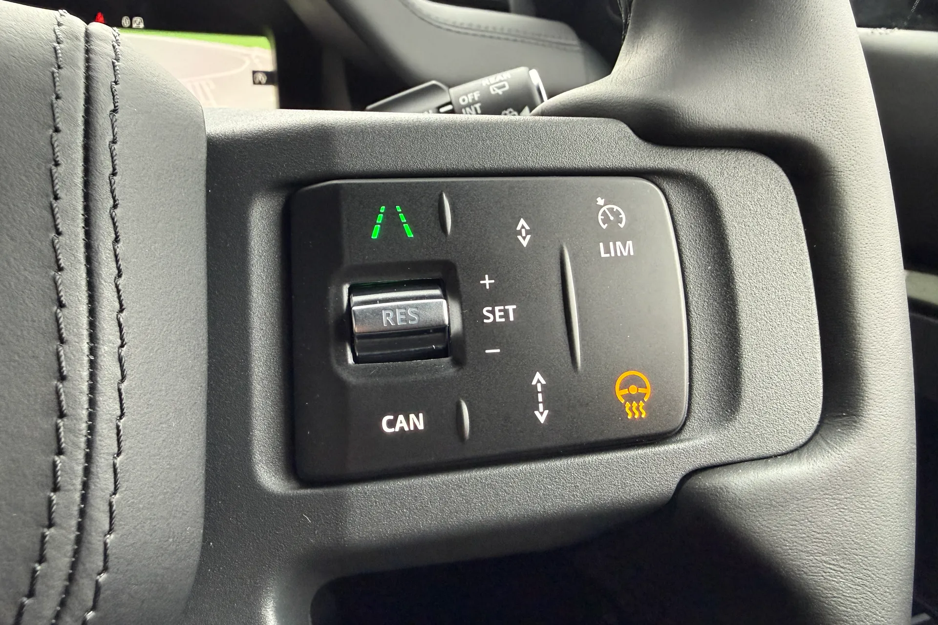 LAND ROVER Defender 110 thumbnail image number 31