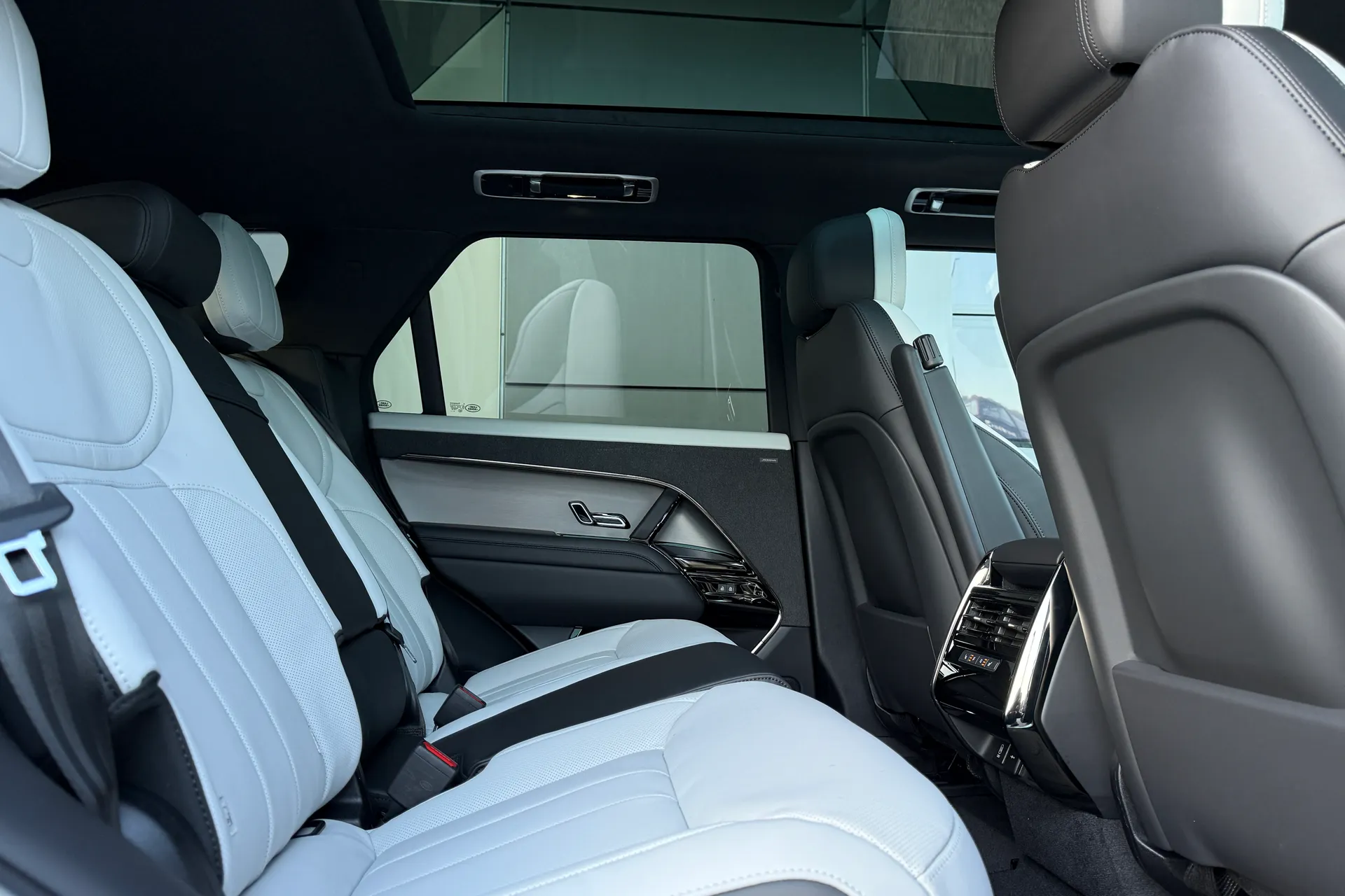 LAND ROVER RANGE ROVER SPORT thumbnail image number 37