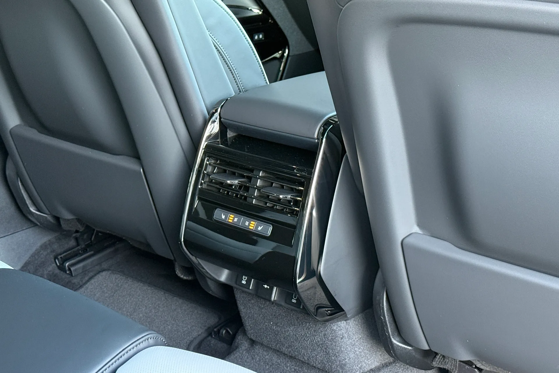 LAND ROVER RANGE ROVER SPORT thumbnail image number 39