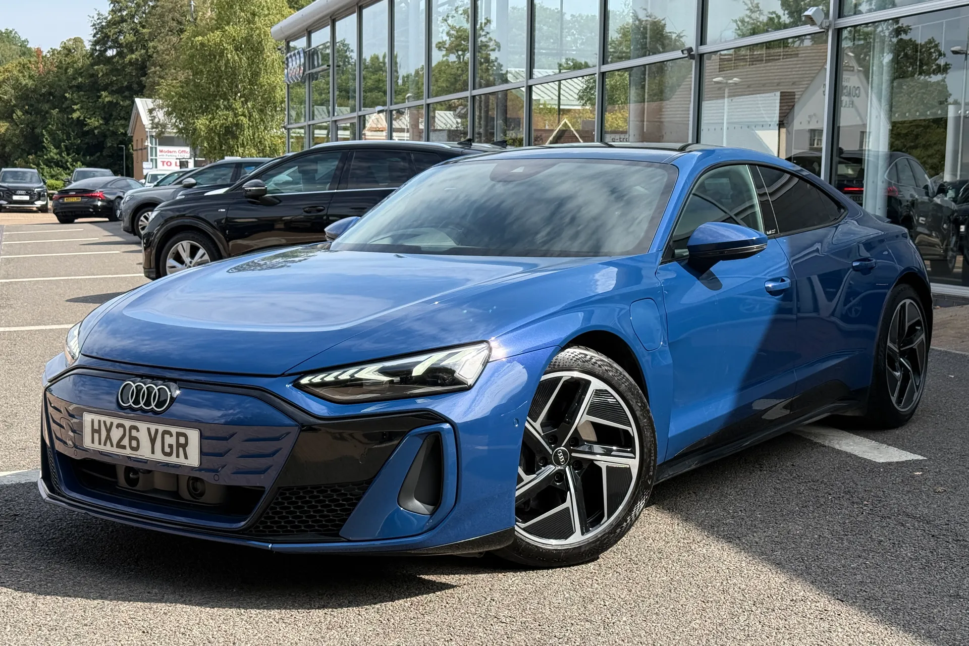 Audi e-tron GT thumbnail image number 55