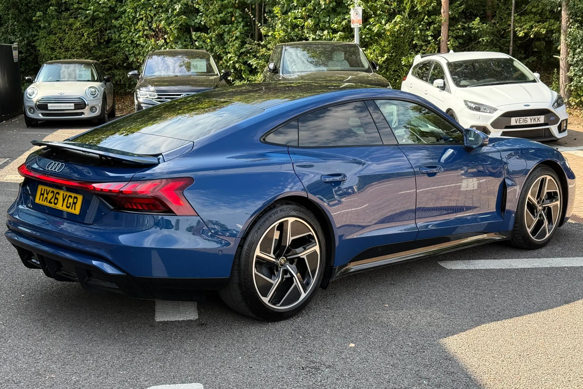 Audi e-tron GT thumbnail image number 39
