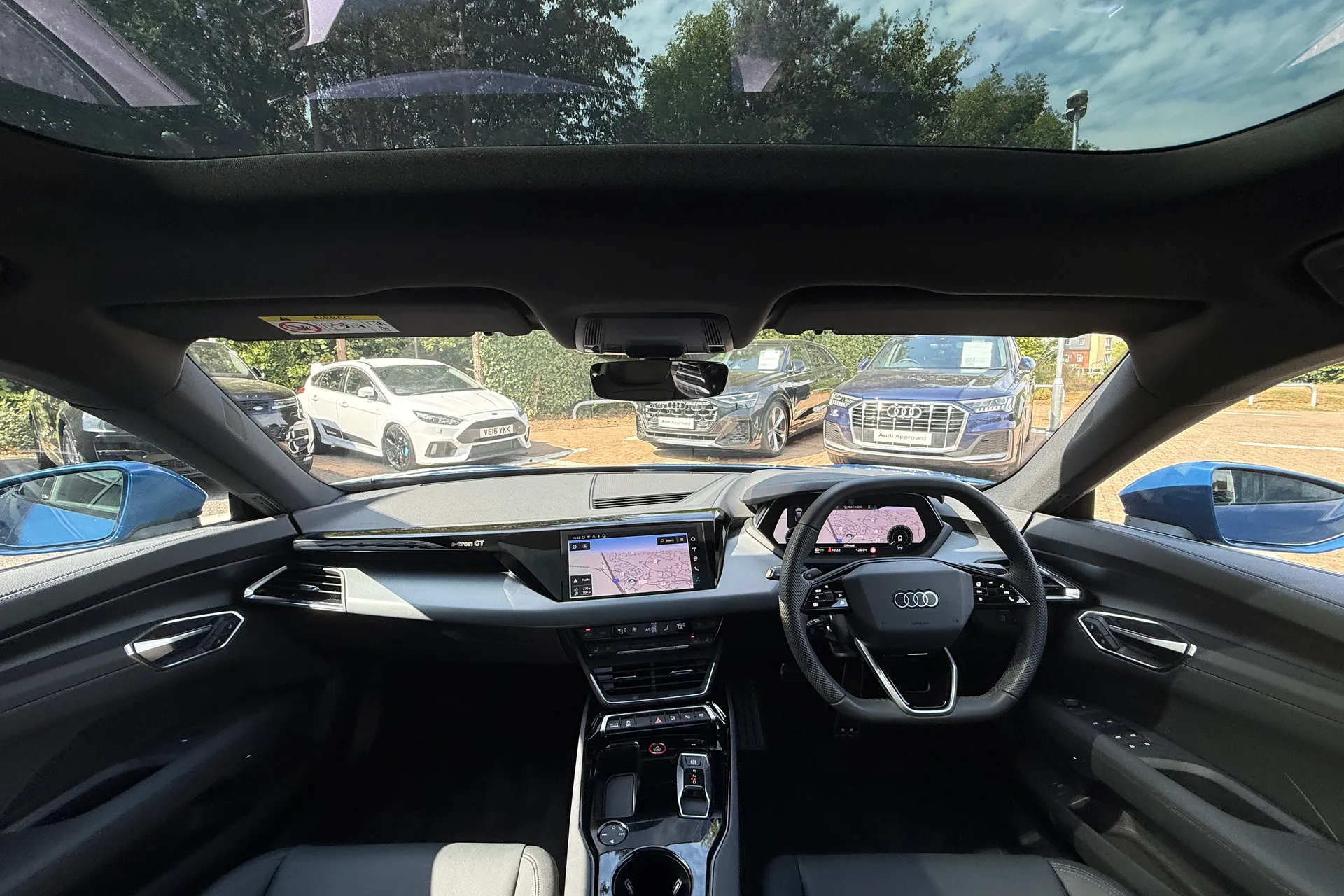 Audi e-tron GT thumbnail image number 3