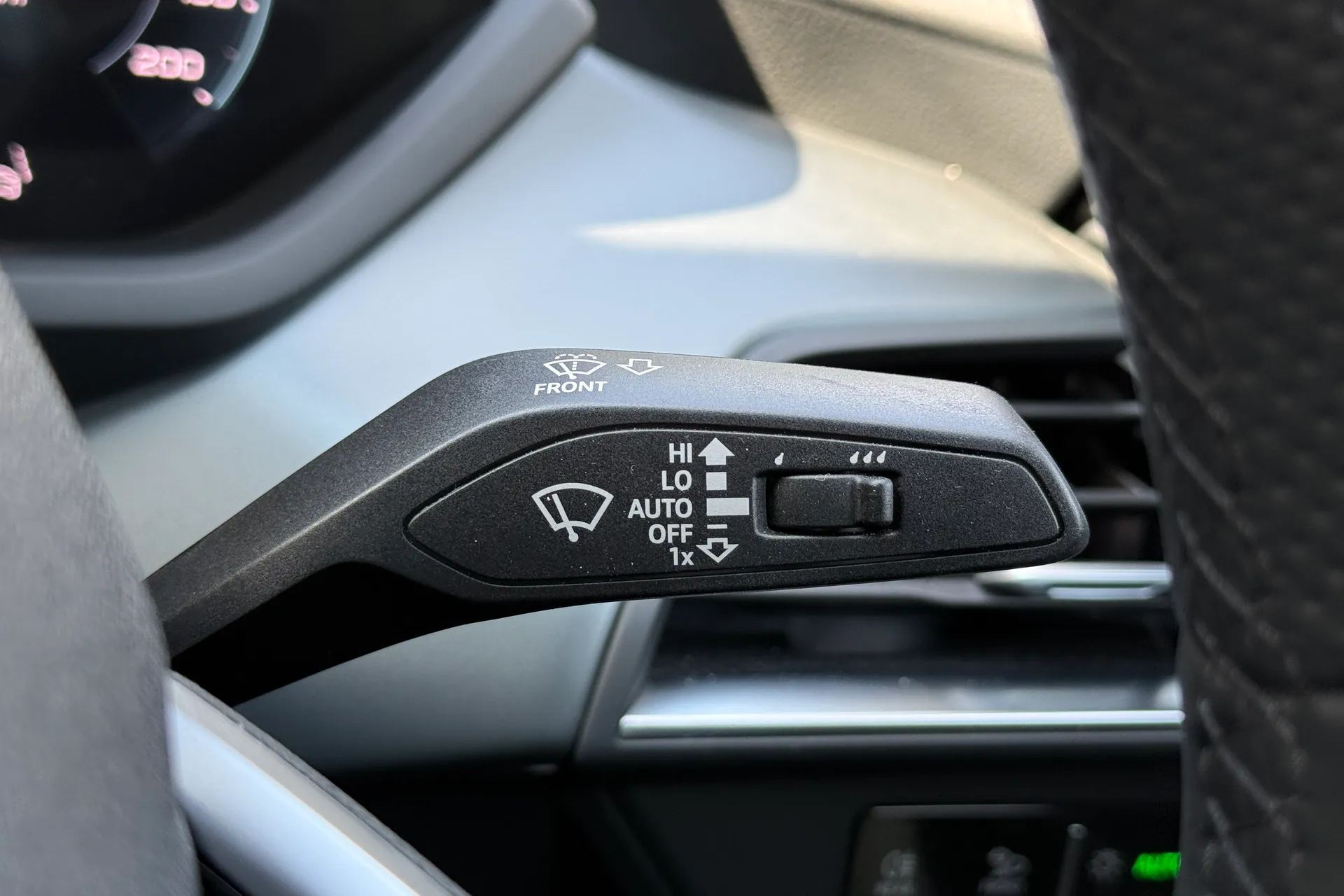 Audi e-tron GT thumbnail image number 22