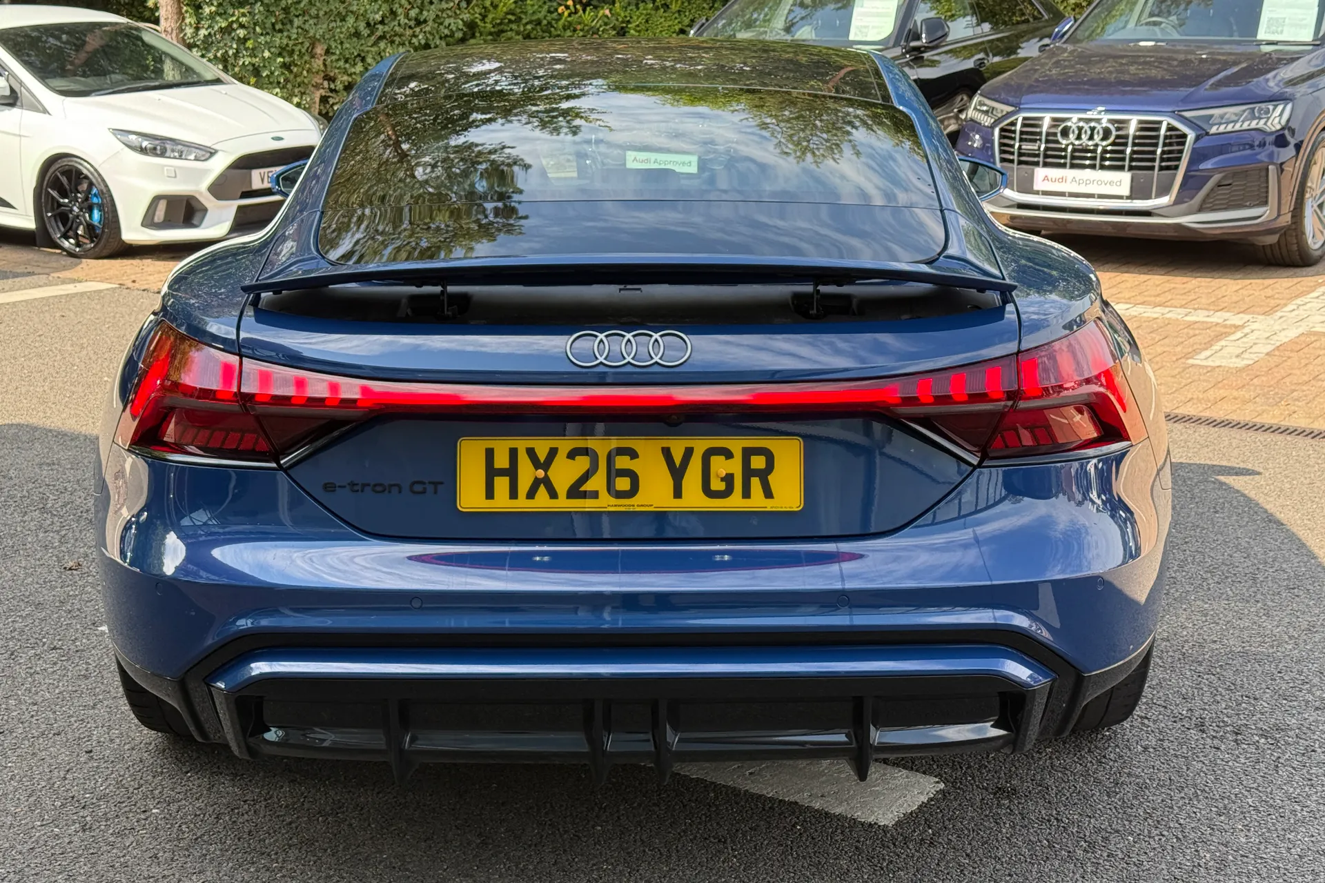 Audi e-tron GT thumbnail image number 43