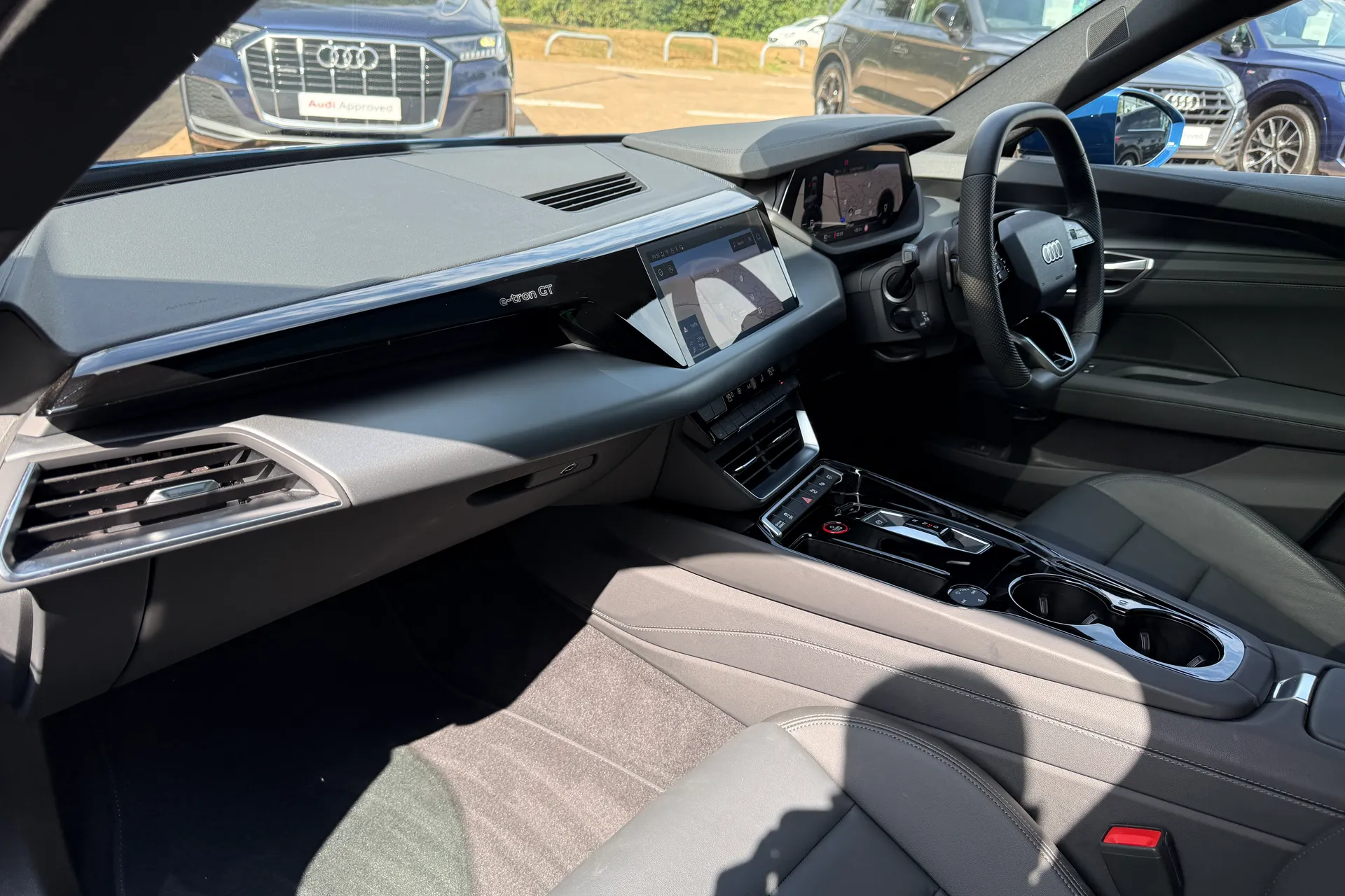 Audi e-tron GT thumbnail image number 49