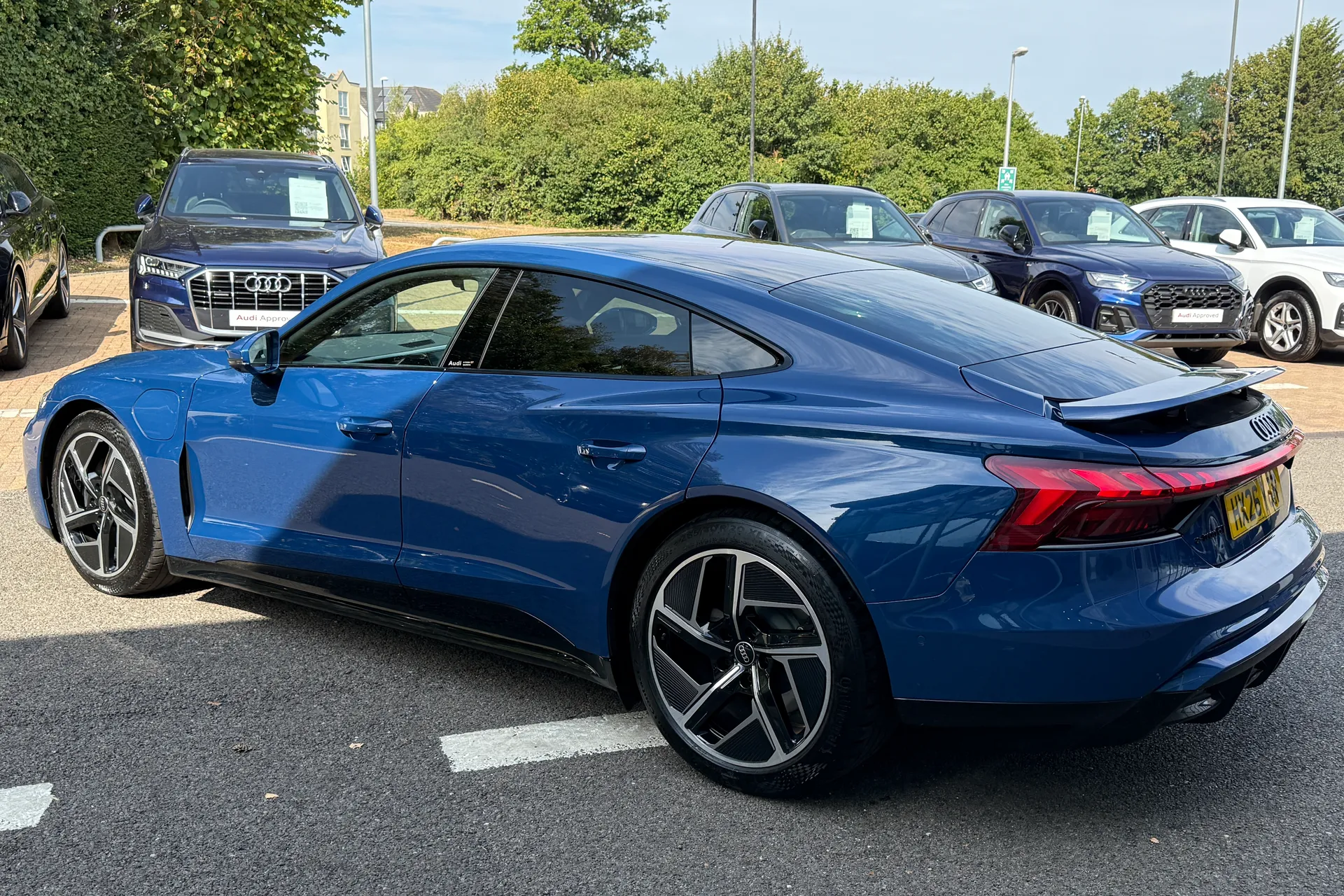 Audi e-tron GT thumbnail image number 44