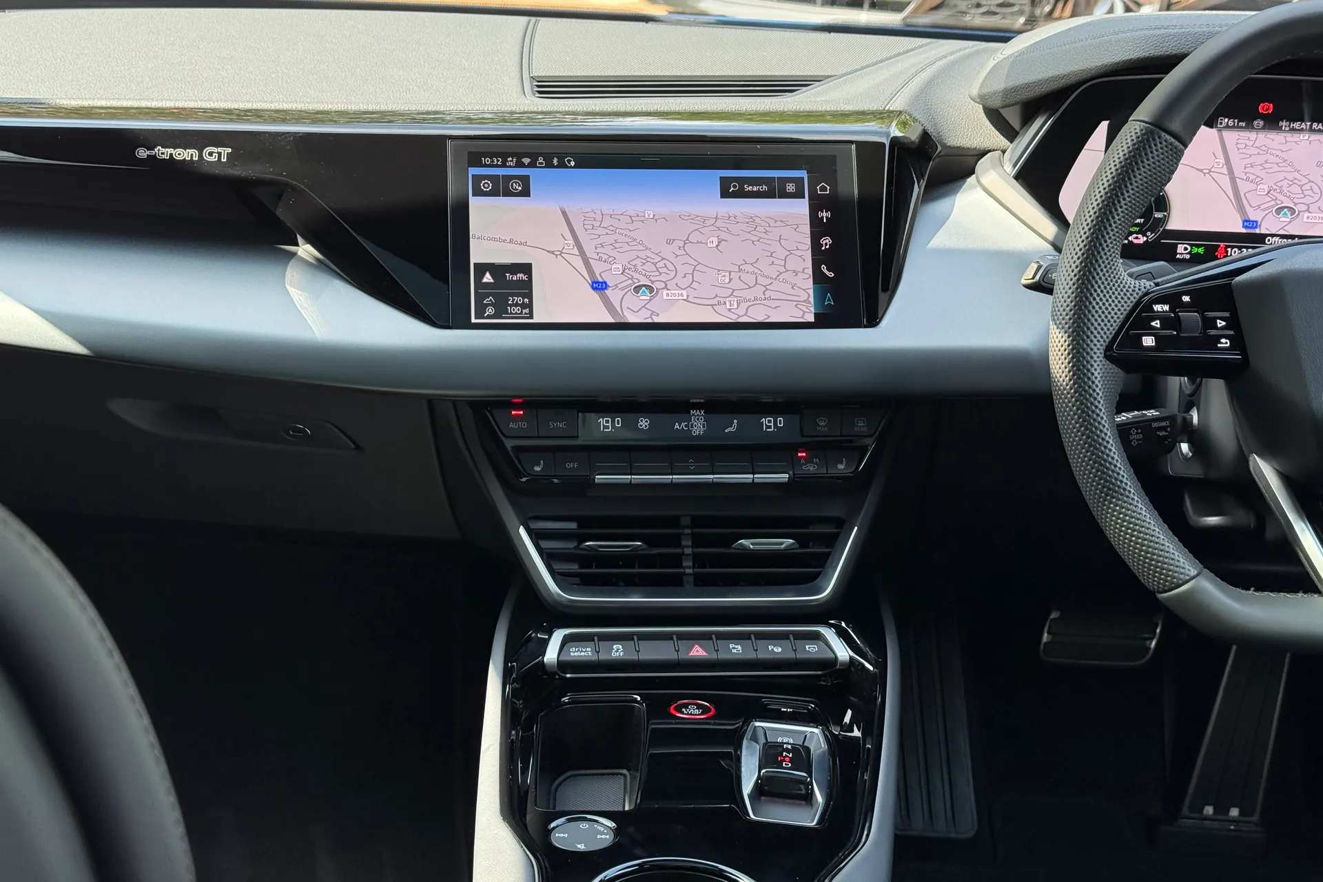Audi e-tron GT thumbnail image number 38