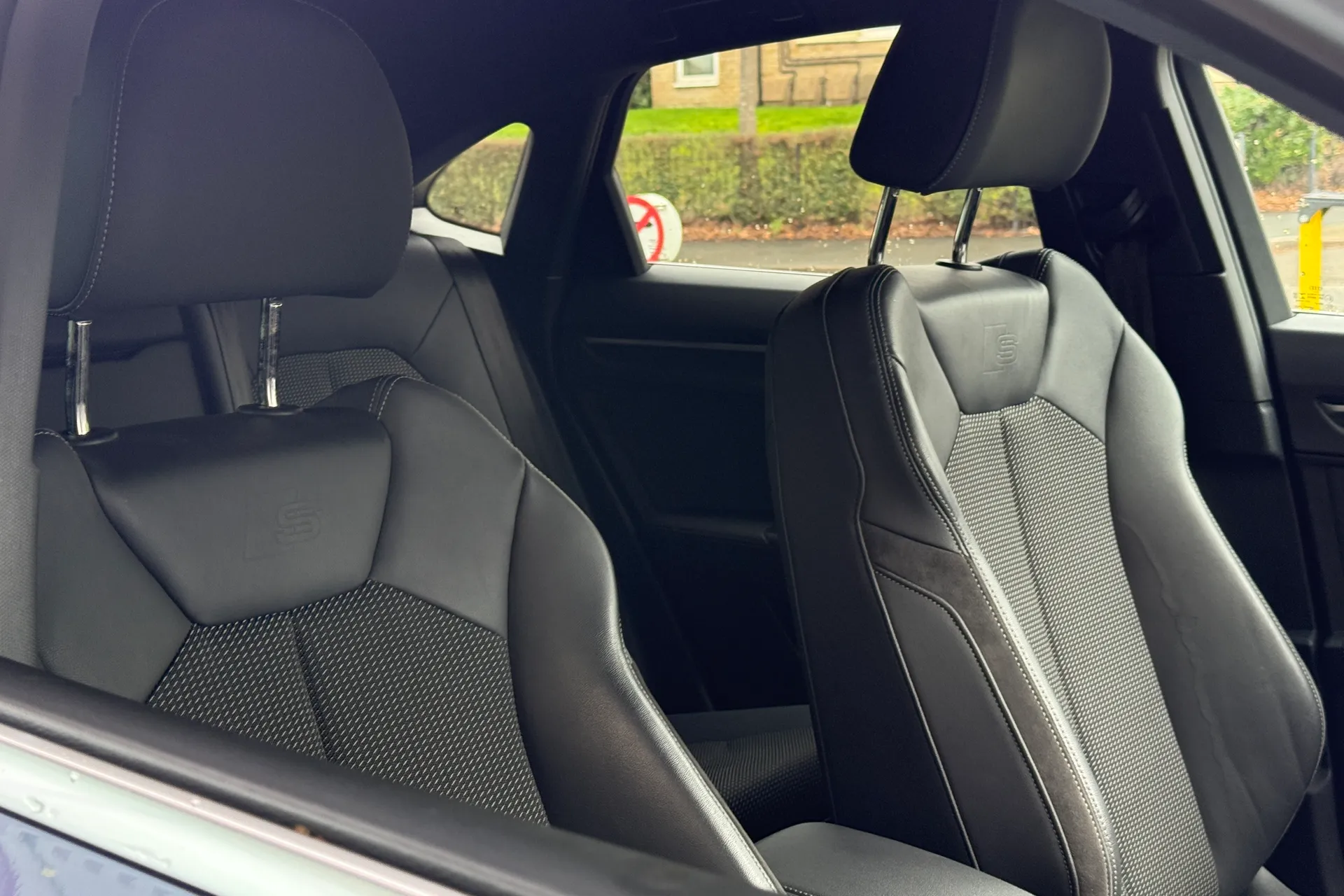 Audi Q3 thumbnail image number 34