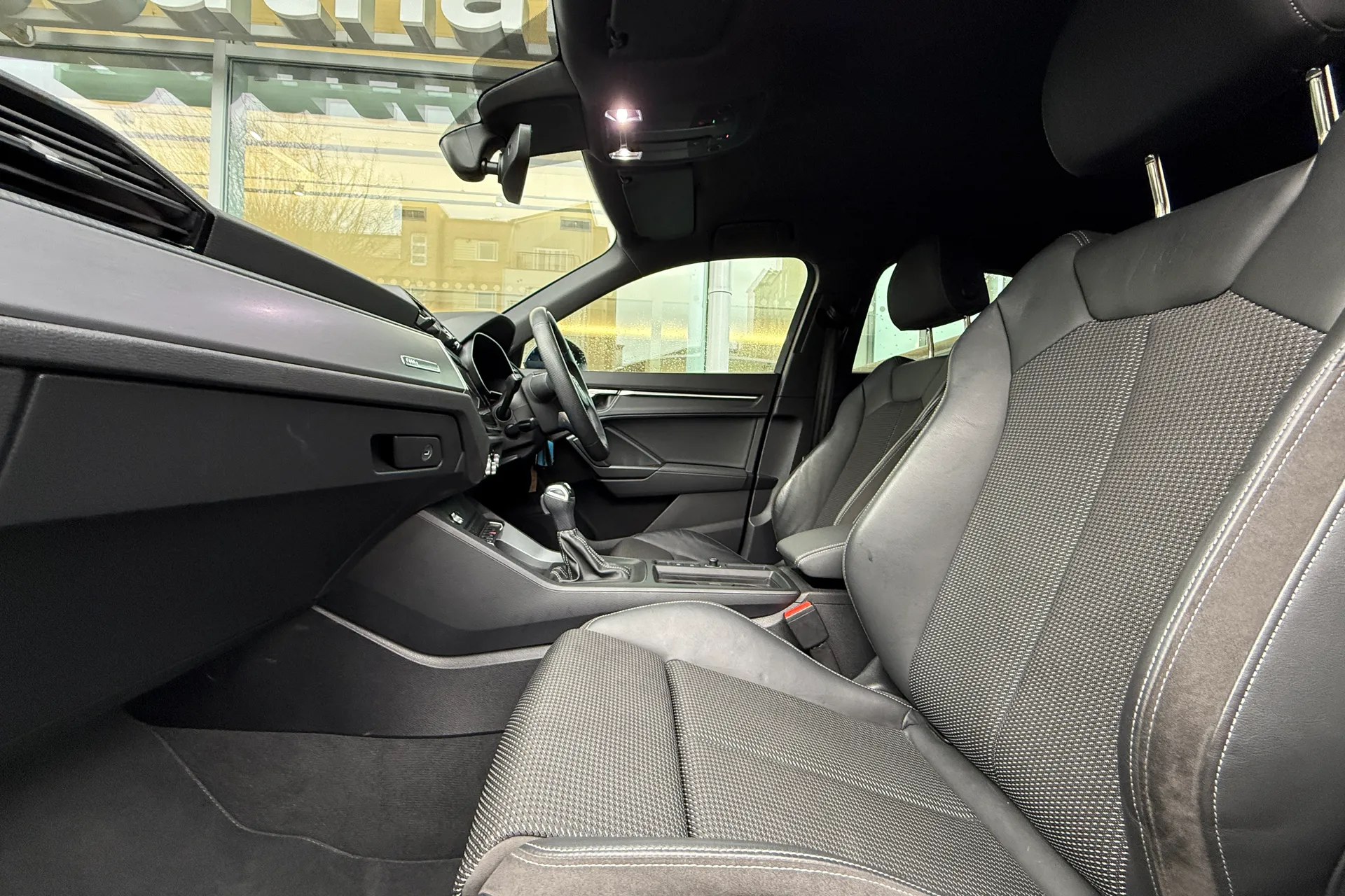 Audi Q3 thumbnail image number 49