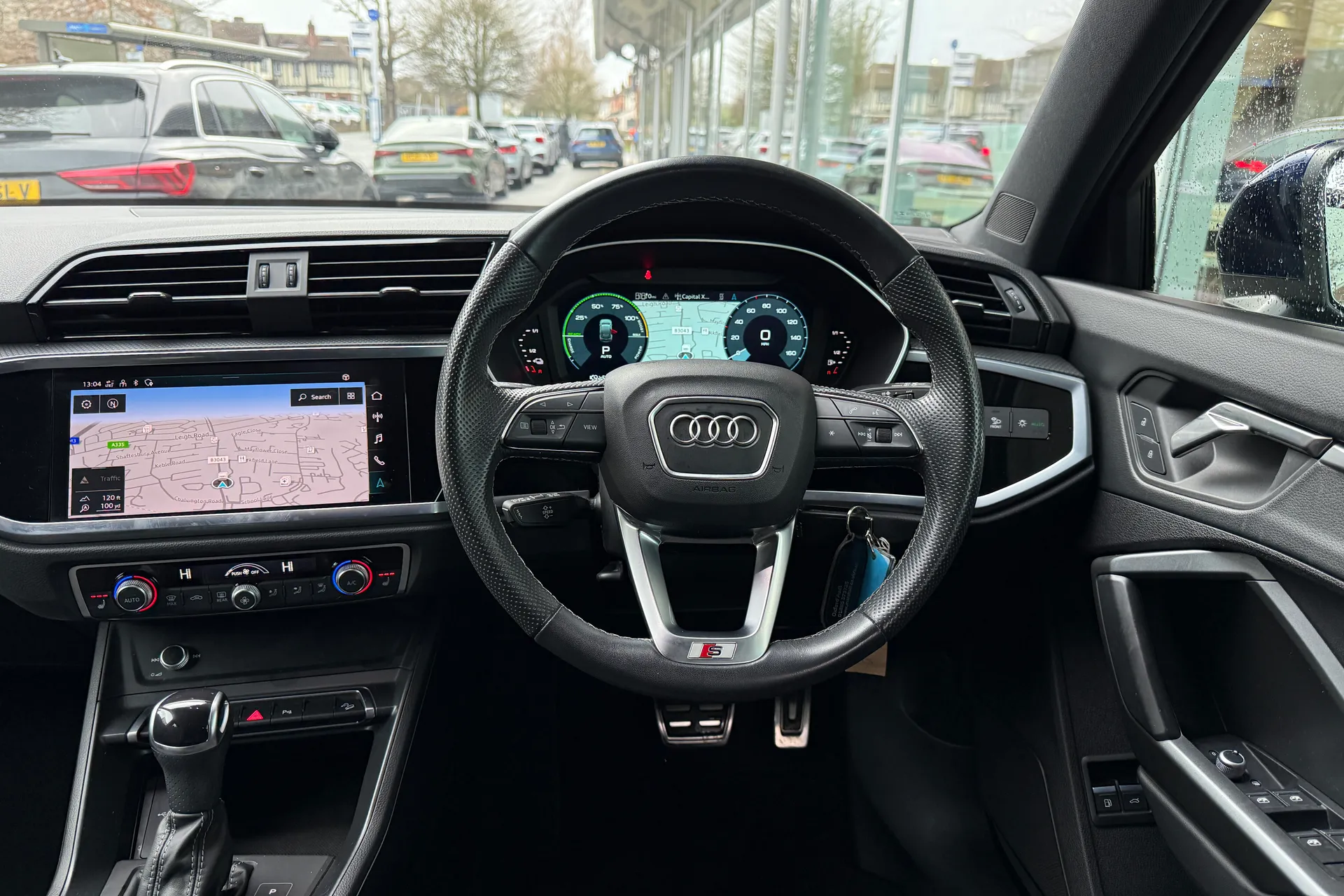 Audi Q3 thumbnail image number 40