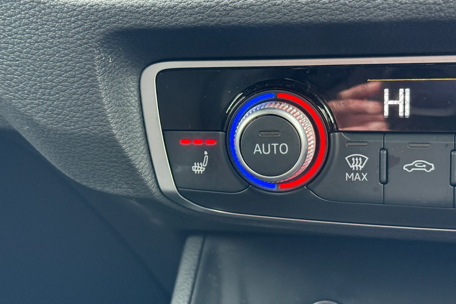 Audi Q3 thumbnail image number 8