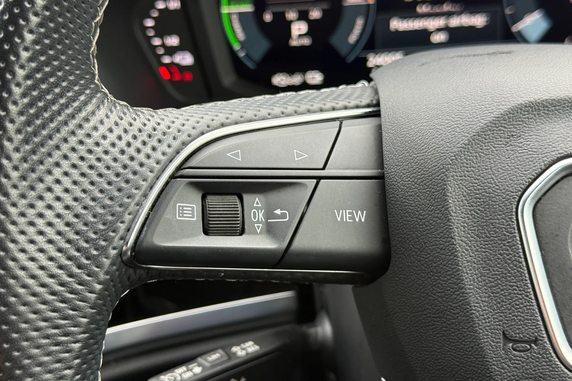 Audi Q3 thumbnail image number 13