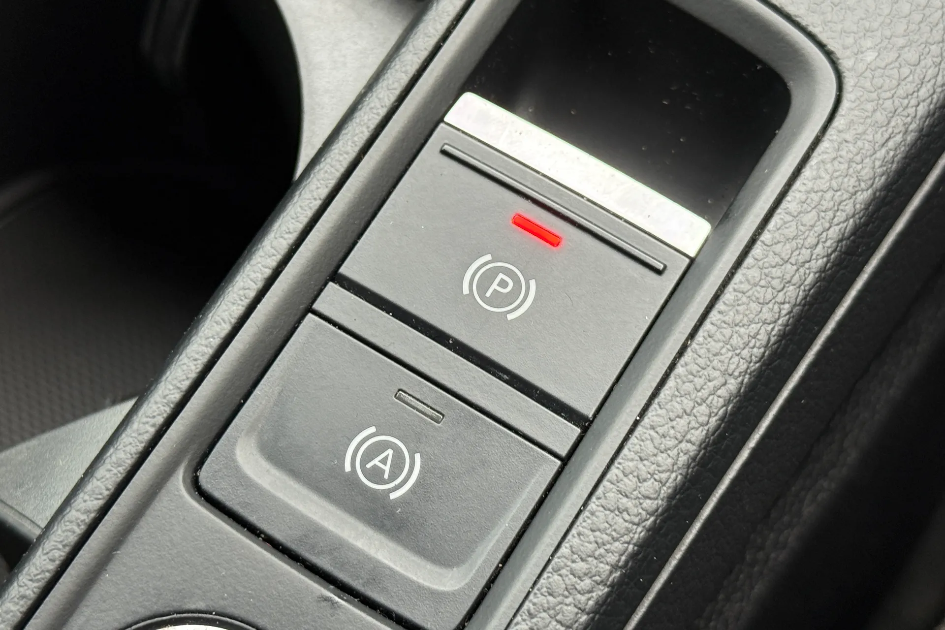 Audi Q3 thumbnail image number 26