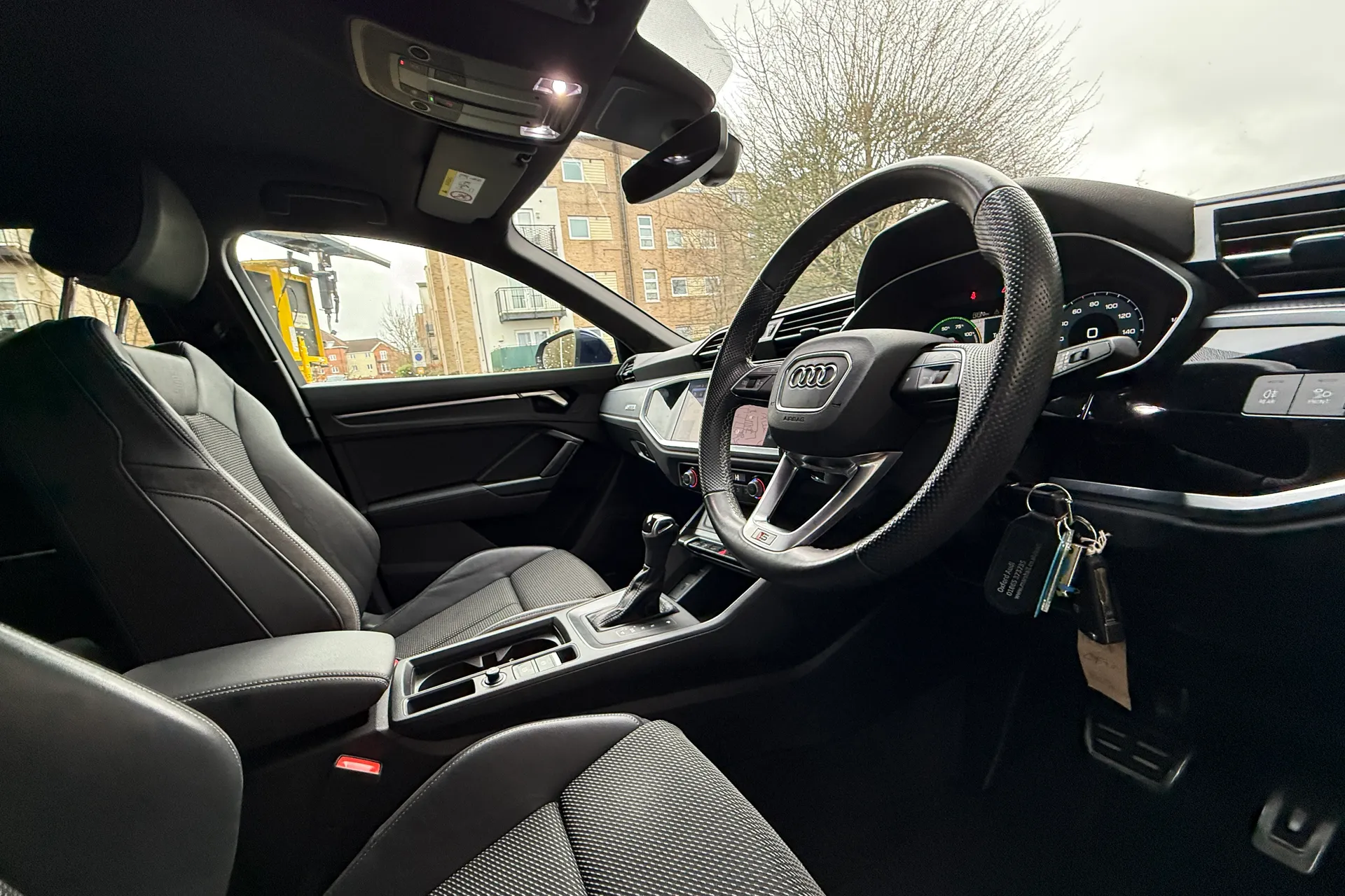 Audi Q3 thumbnail image number 12