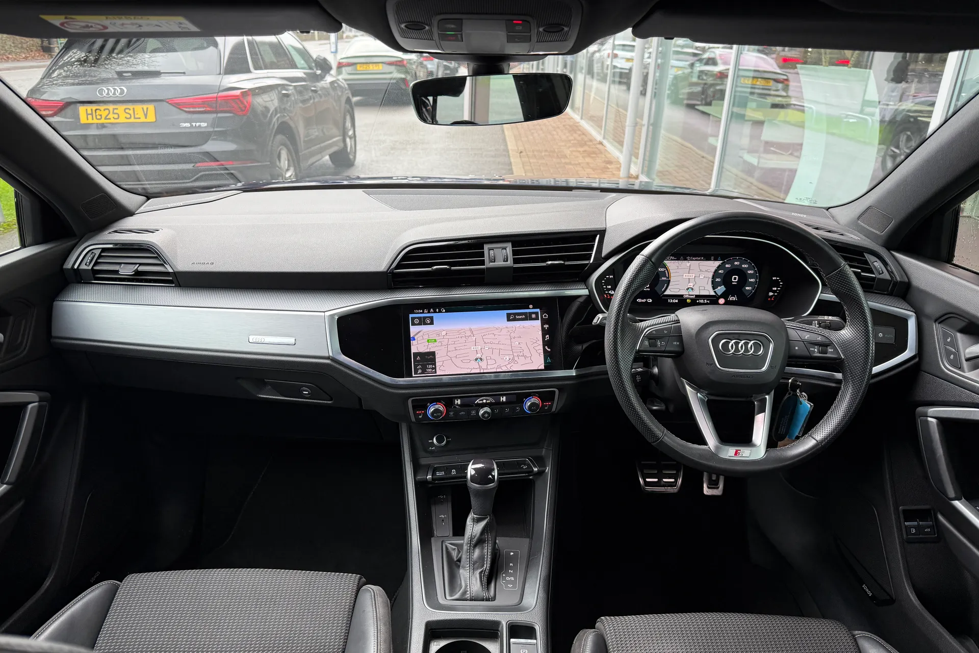 Audi Q3 thumbnail image number 3