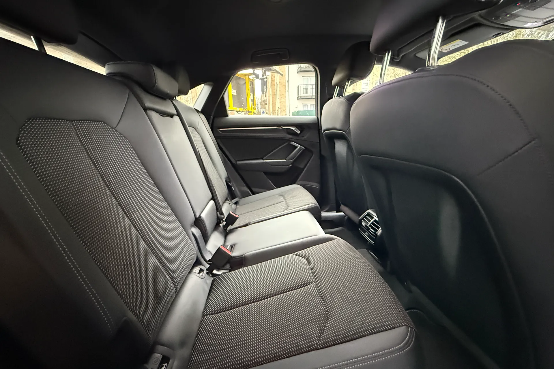 Audi Q3 thumbnail image number 37