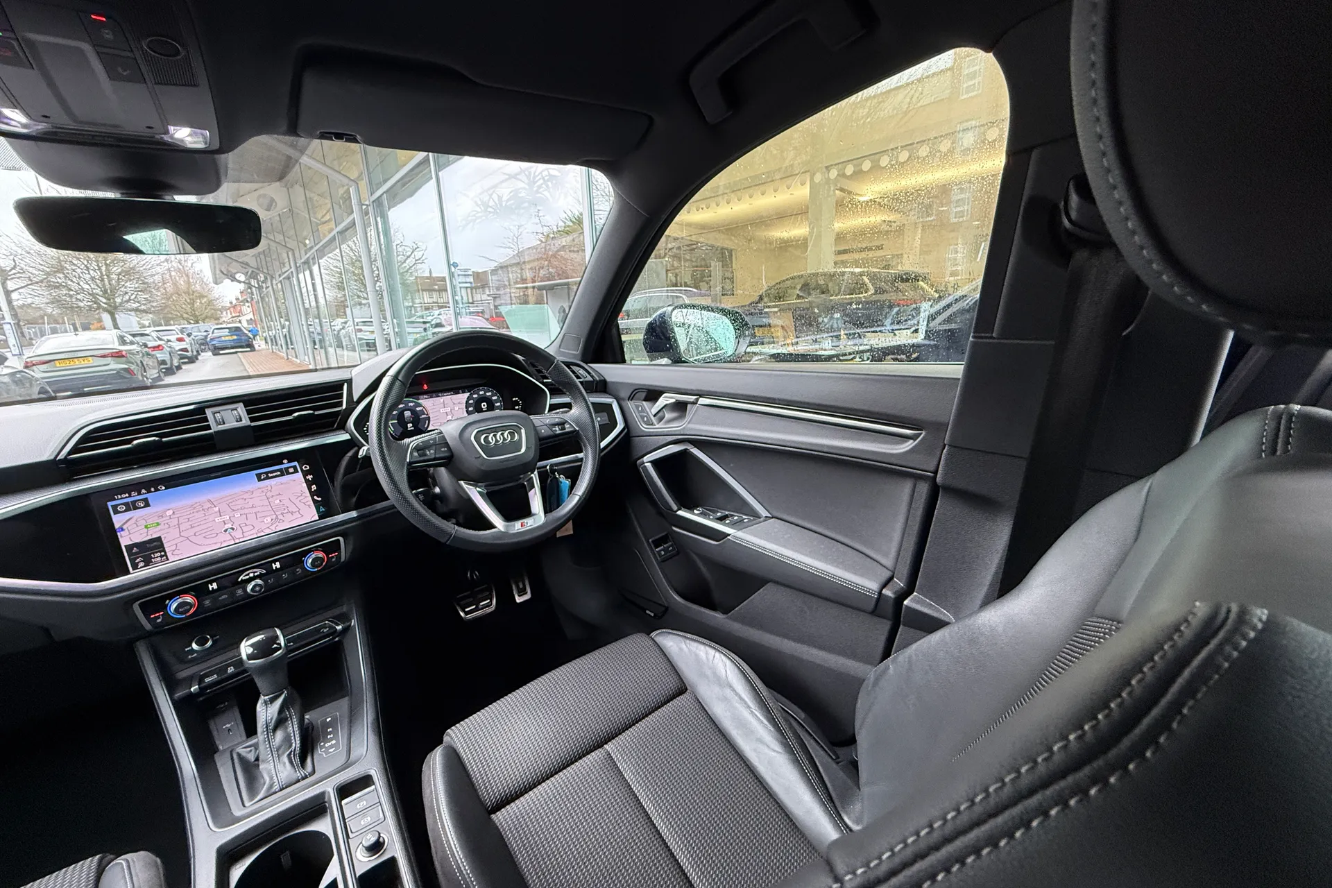 Audi Q3 thumbnail image number 41