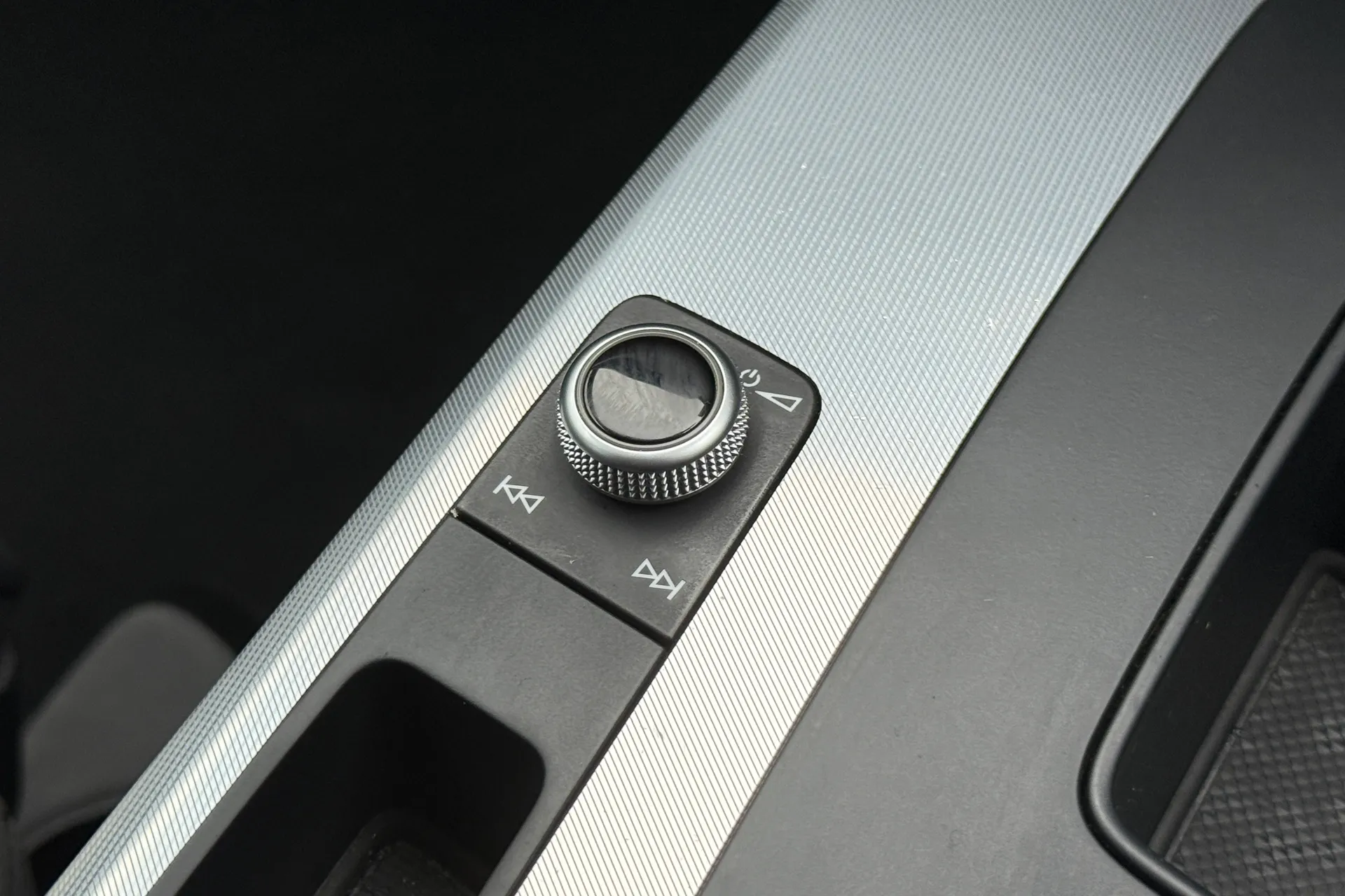 Audi Q5 thumbnail image number 21