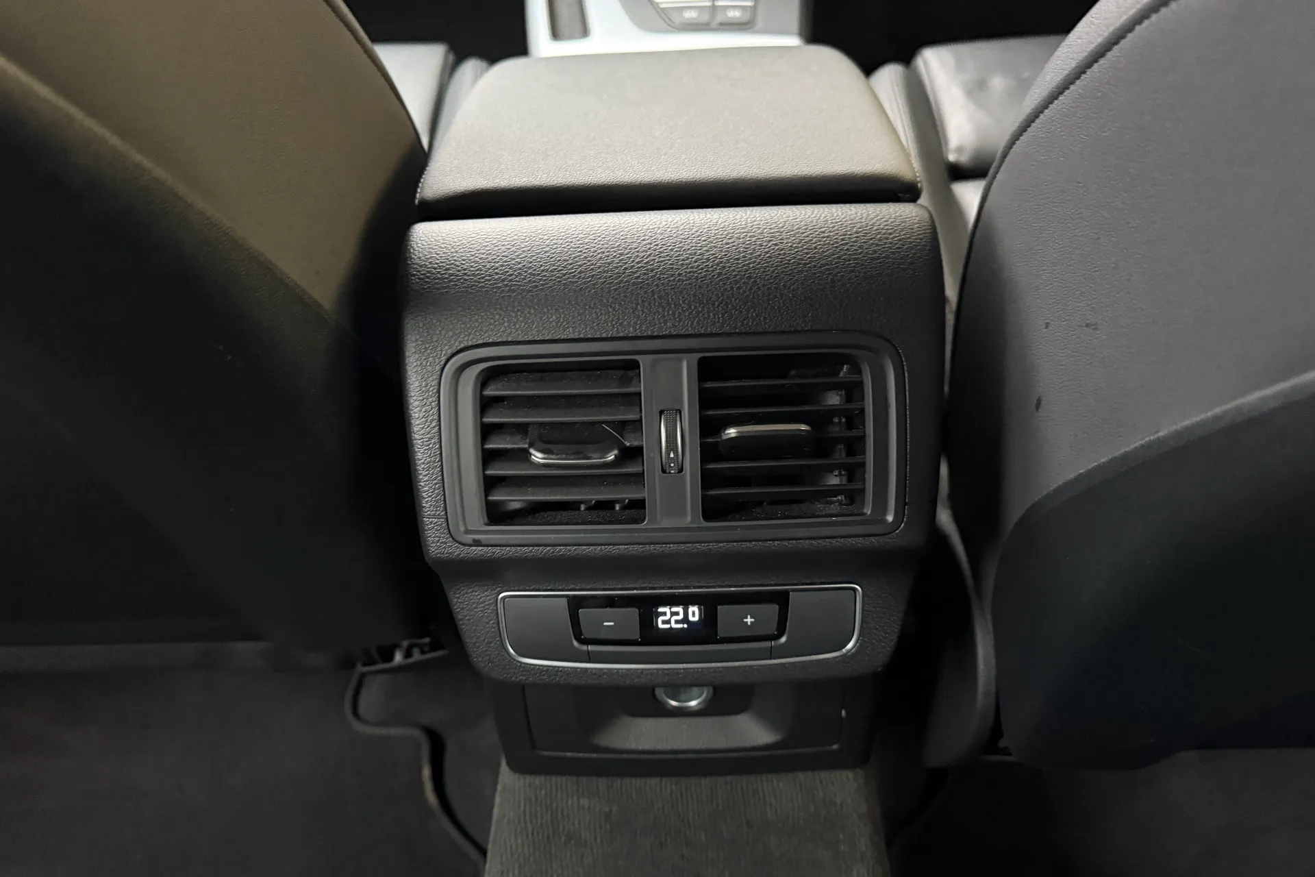 Audi Q5 thumbnail image number 38