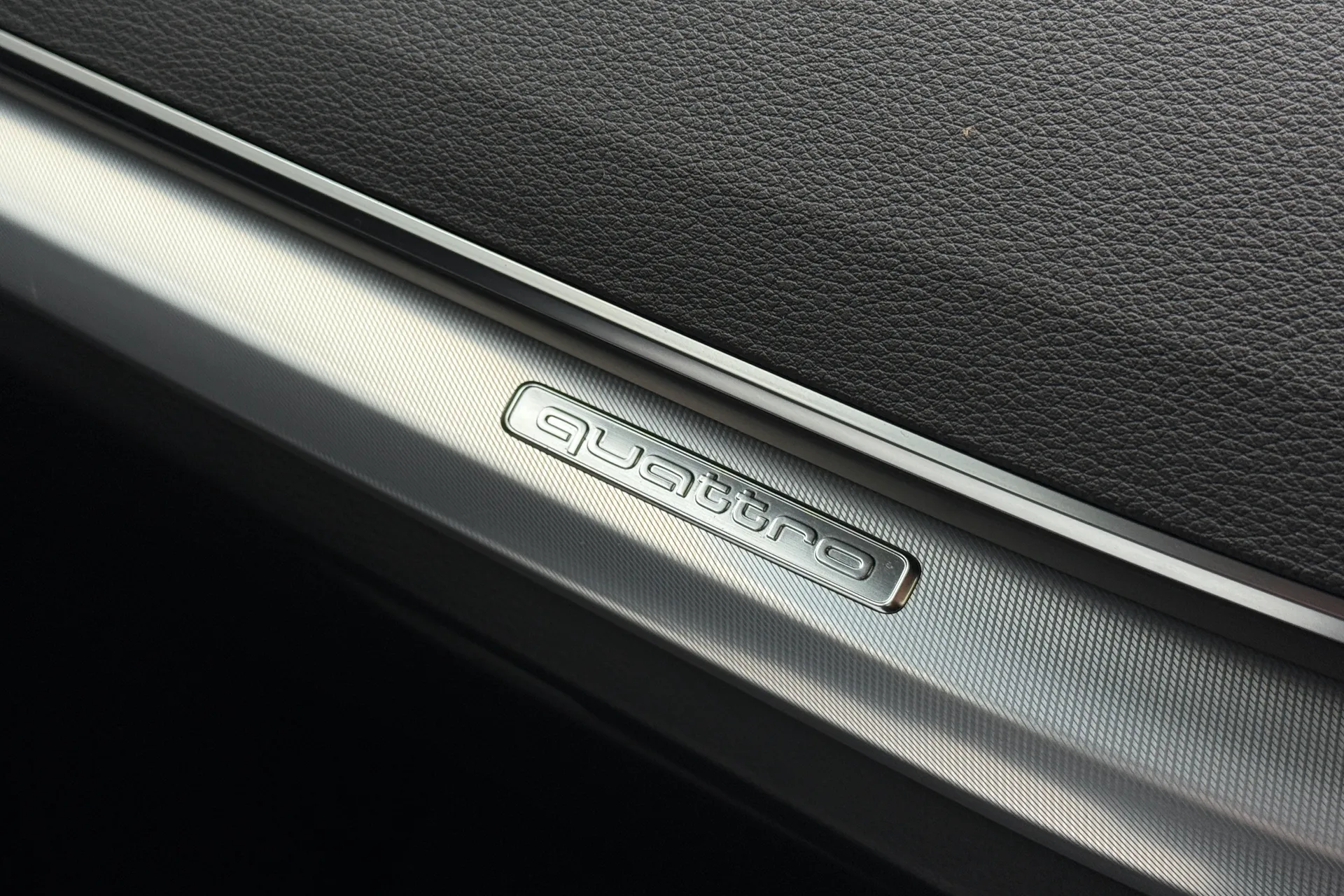 Audi Q5 thumbnail image number 28