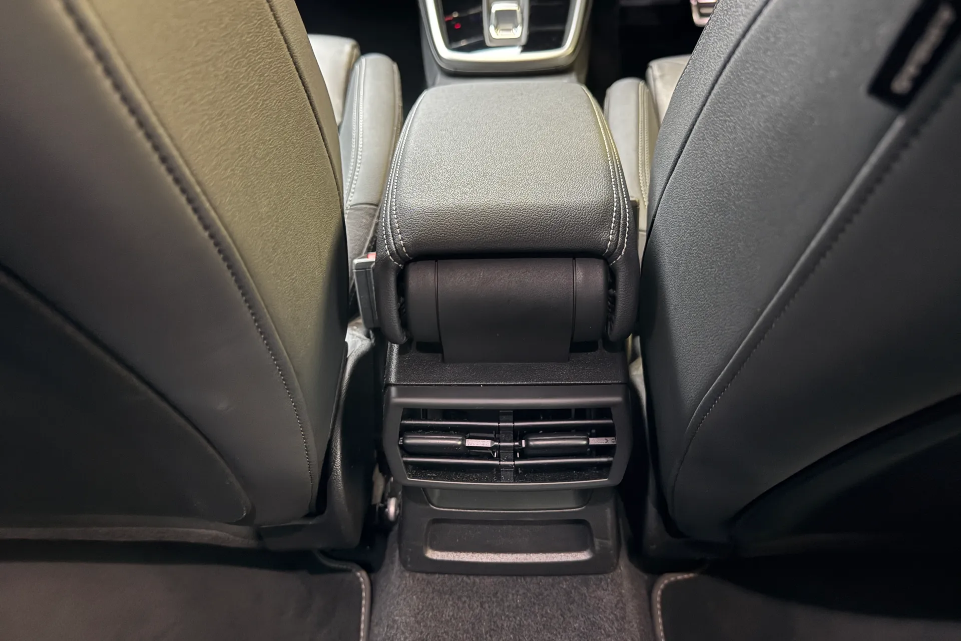 Audi A3 thumbnail image number 39