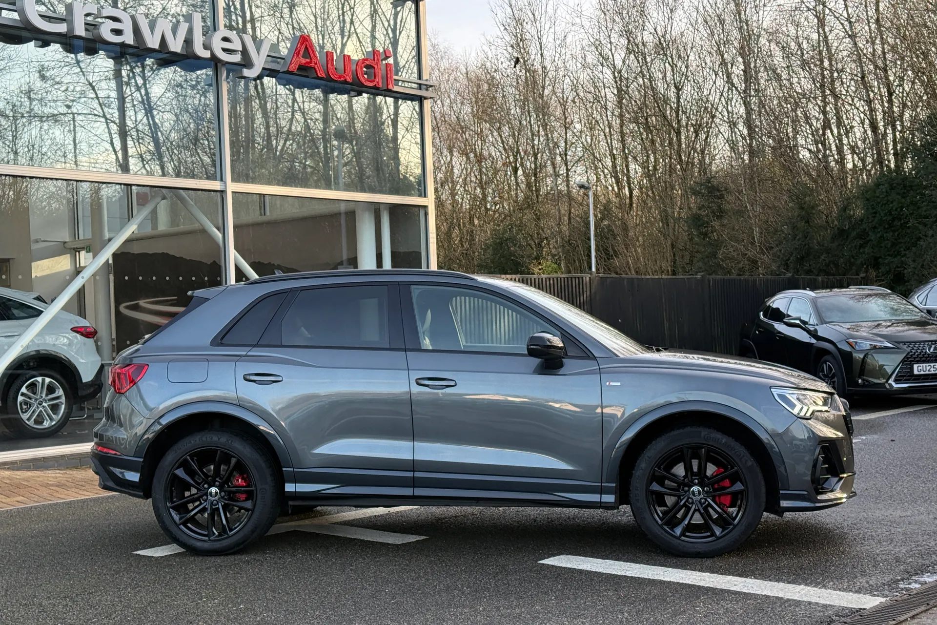 Audi Q3 thumbnail image number 2