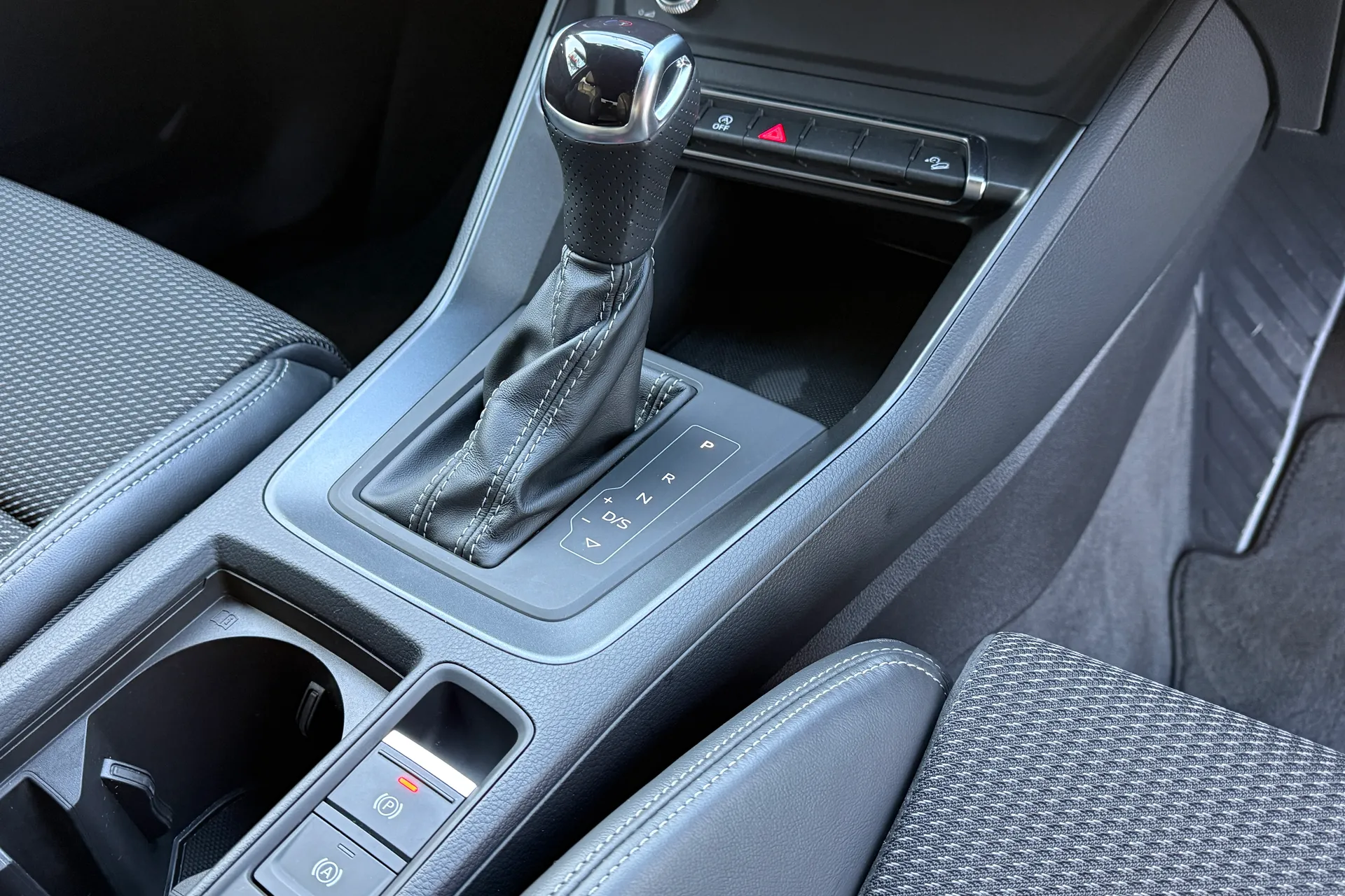 Audi Q3 thumbnail image number 47