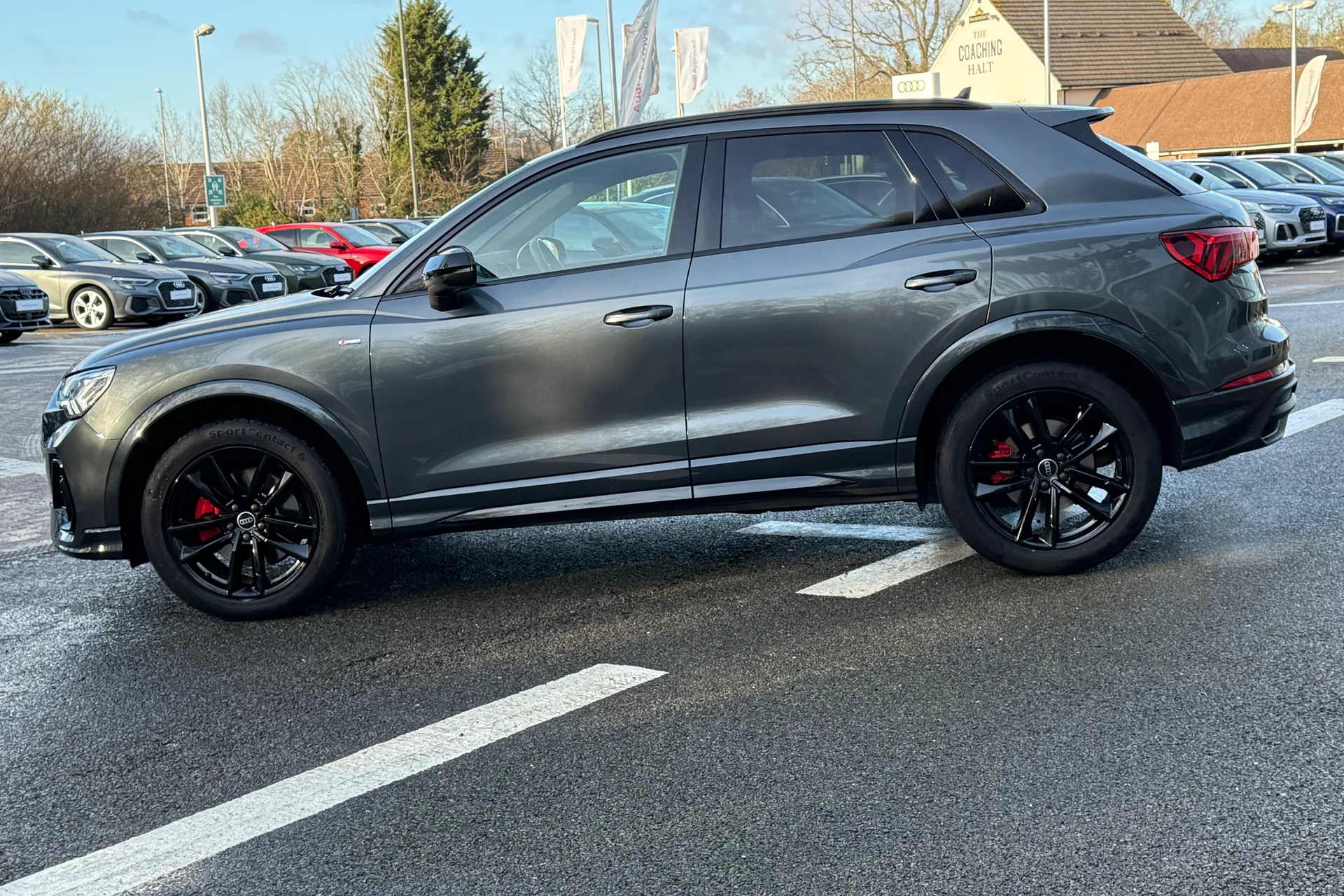 Audi Q3 thumbnail image number 14