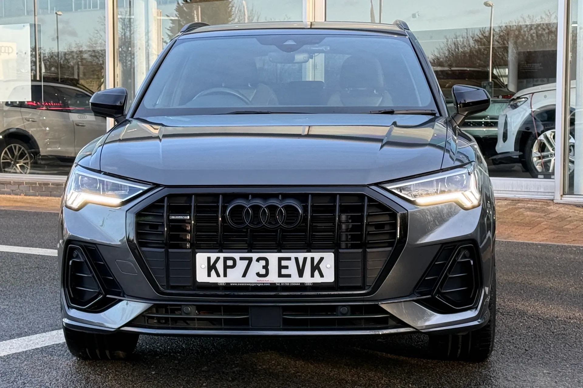 Audi Q3 thumbnail image number 16