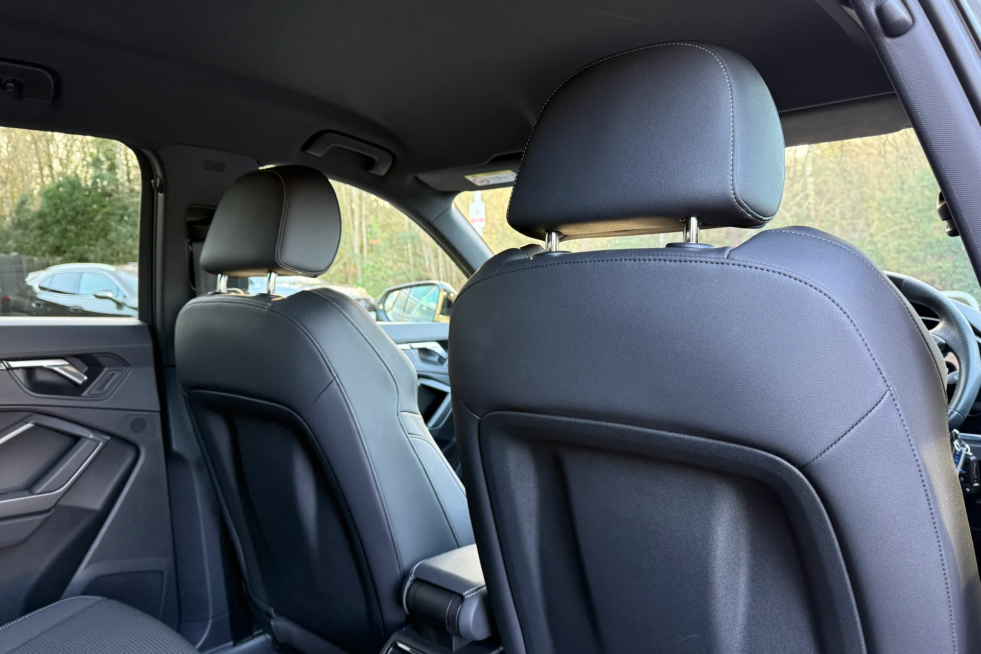 Audi Q3 thumbnail image number 11