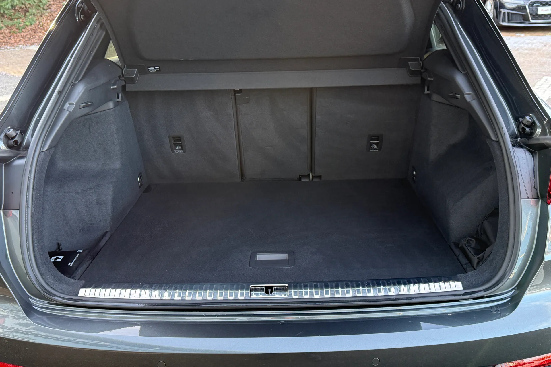 Audi Q3 thumbnail image number 32