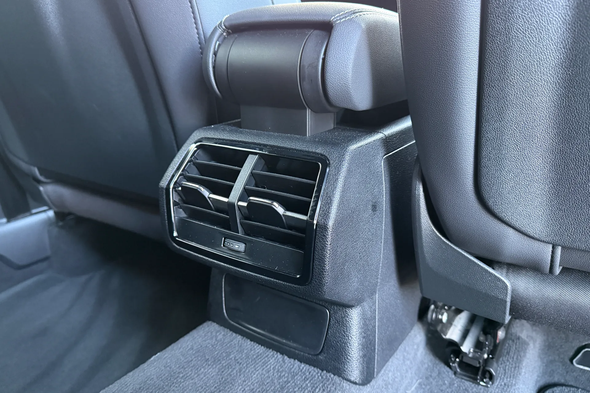 Audi Q3 thumbnail image number 28