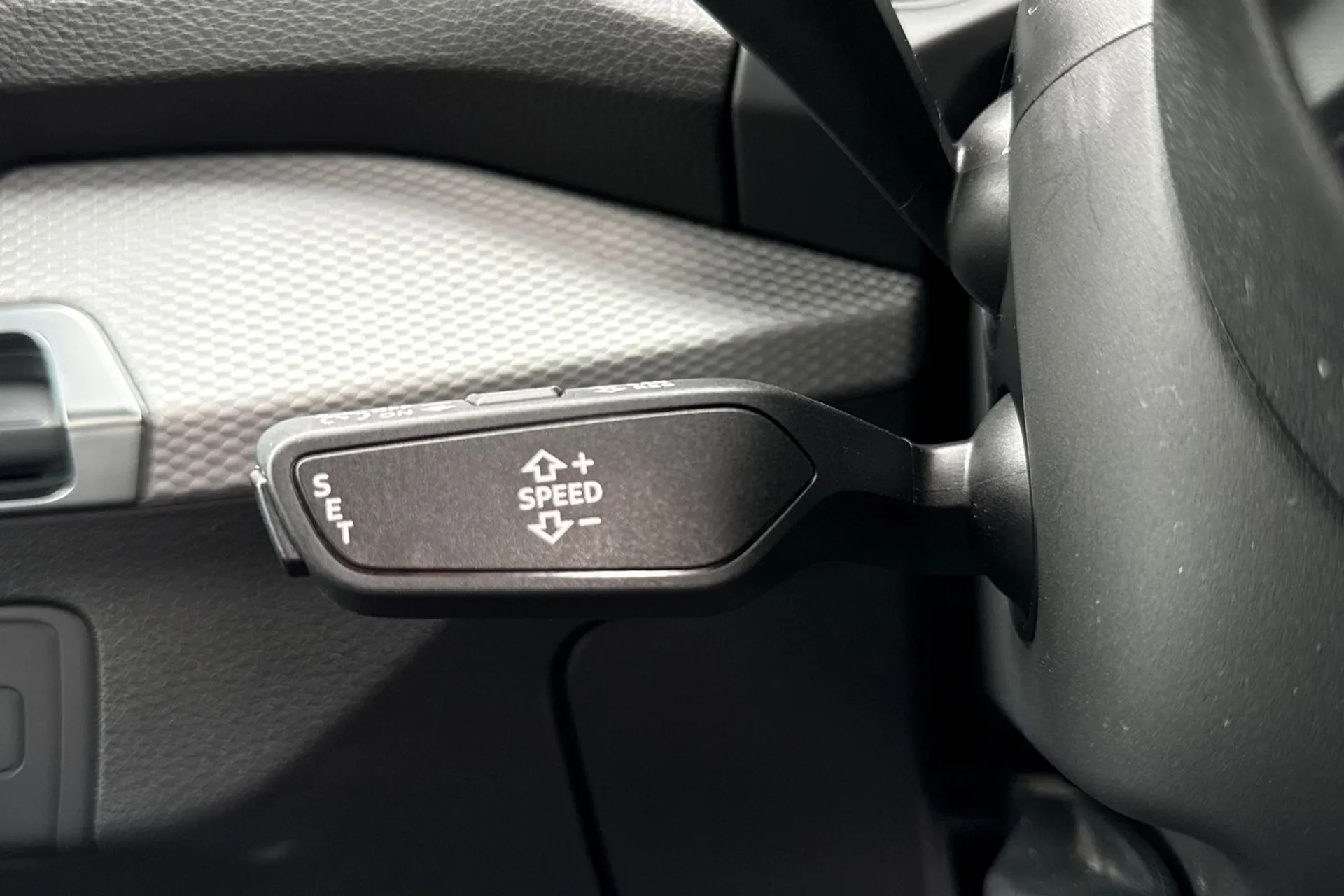 Audi Q2 thumbnail image number 42