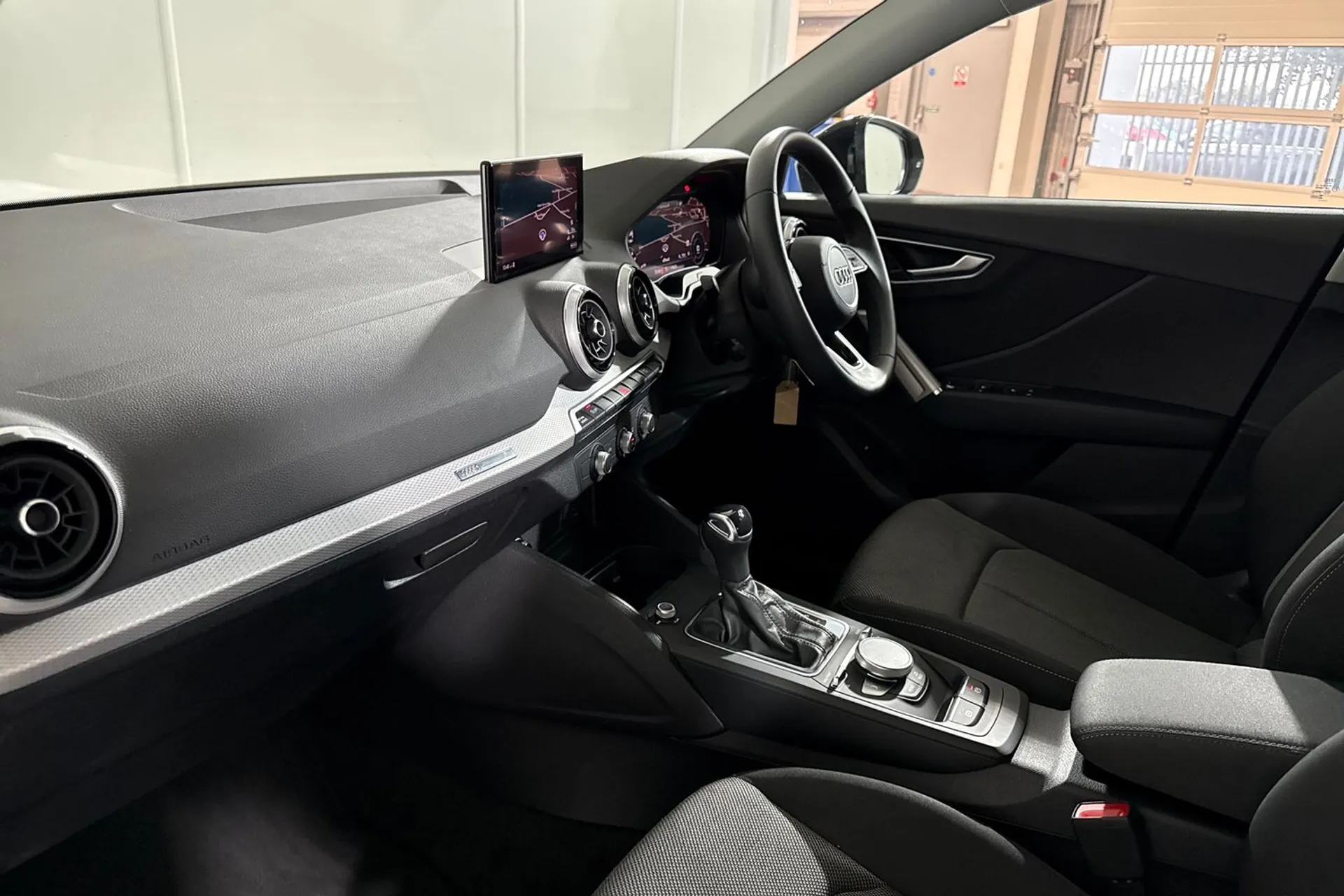 Audi Q2 thumbnail image number 28