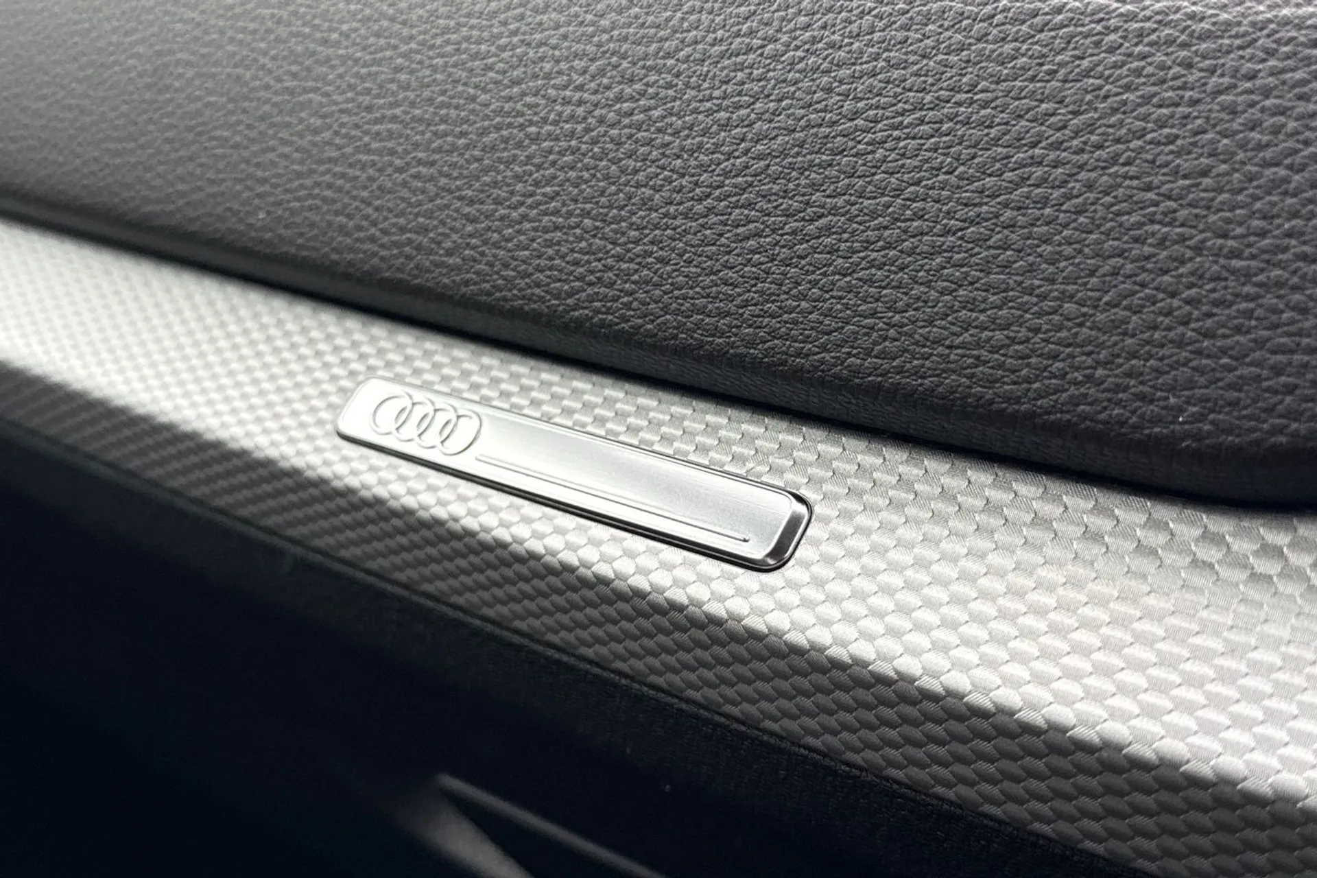 Audi Q2 thumbnail image number 50