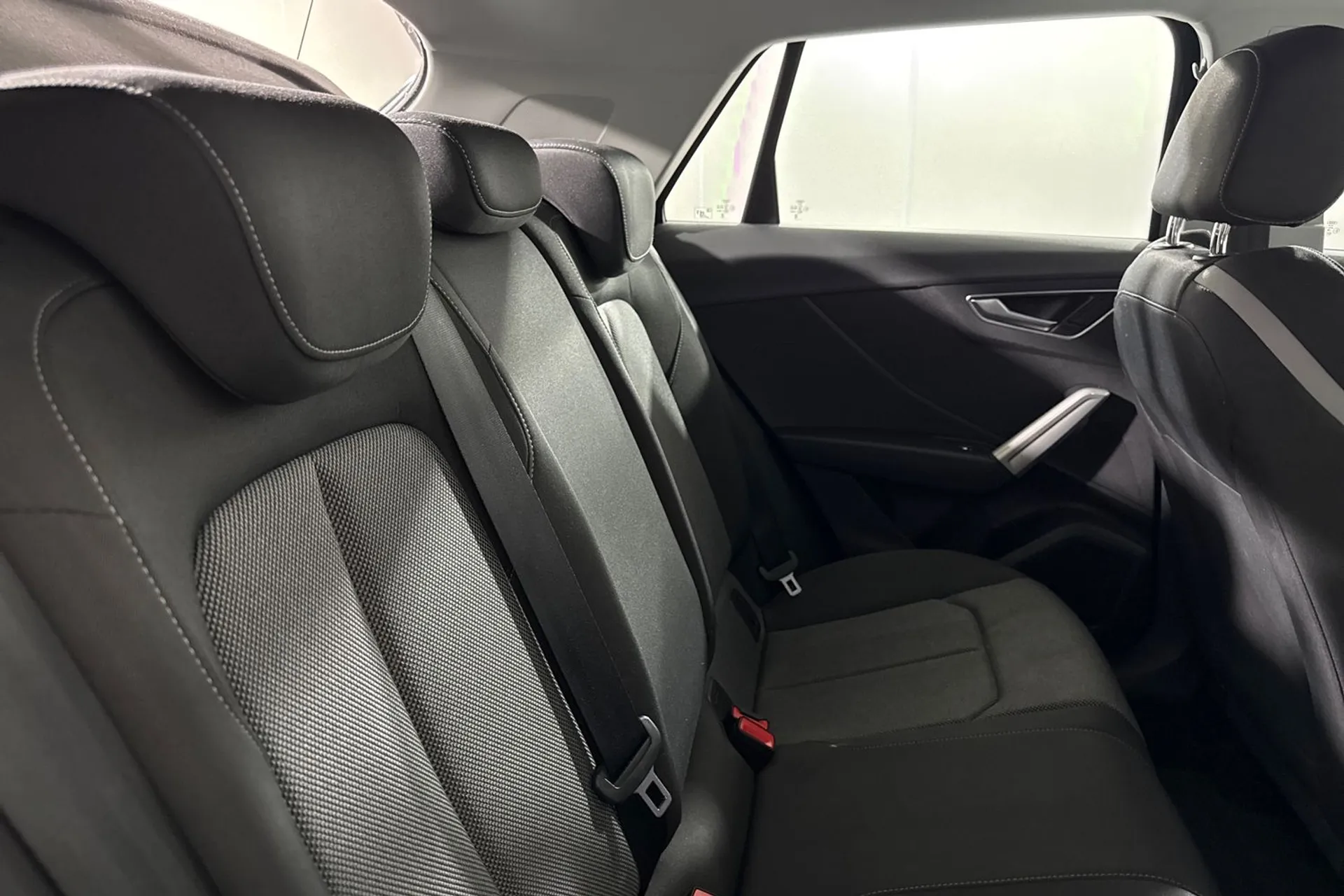 Audi Q2 thumbnail image number 19