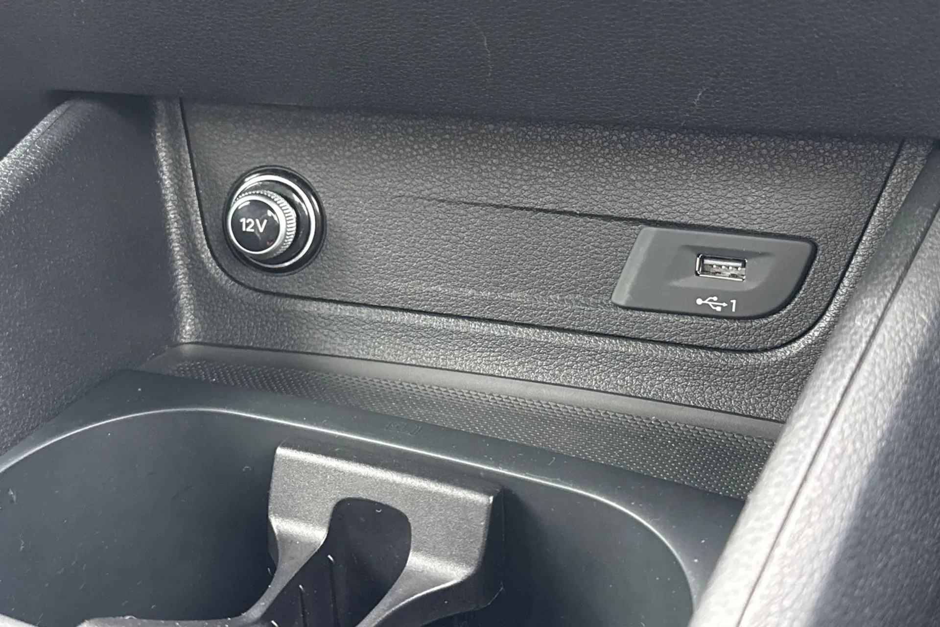 Audi Q2 thumbnail image number 43