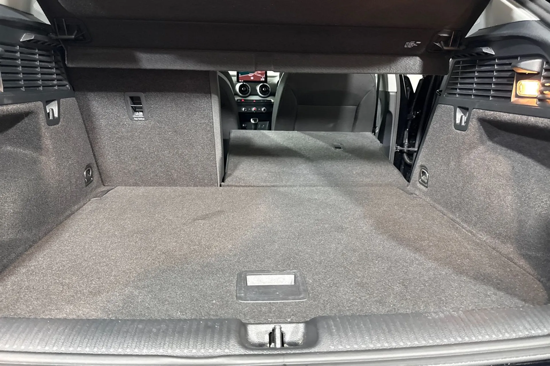 Audi Q2 thumbnail image number 18