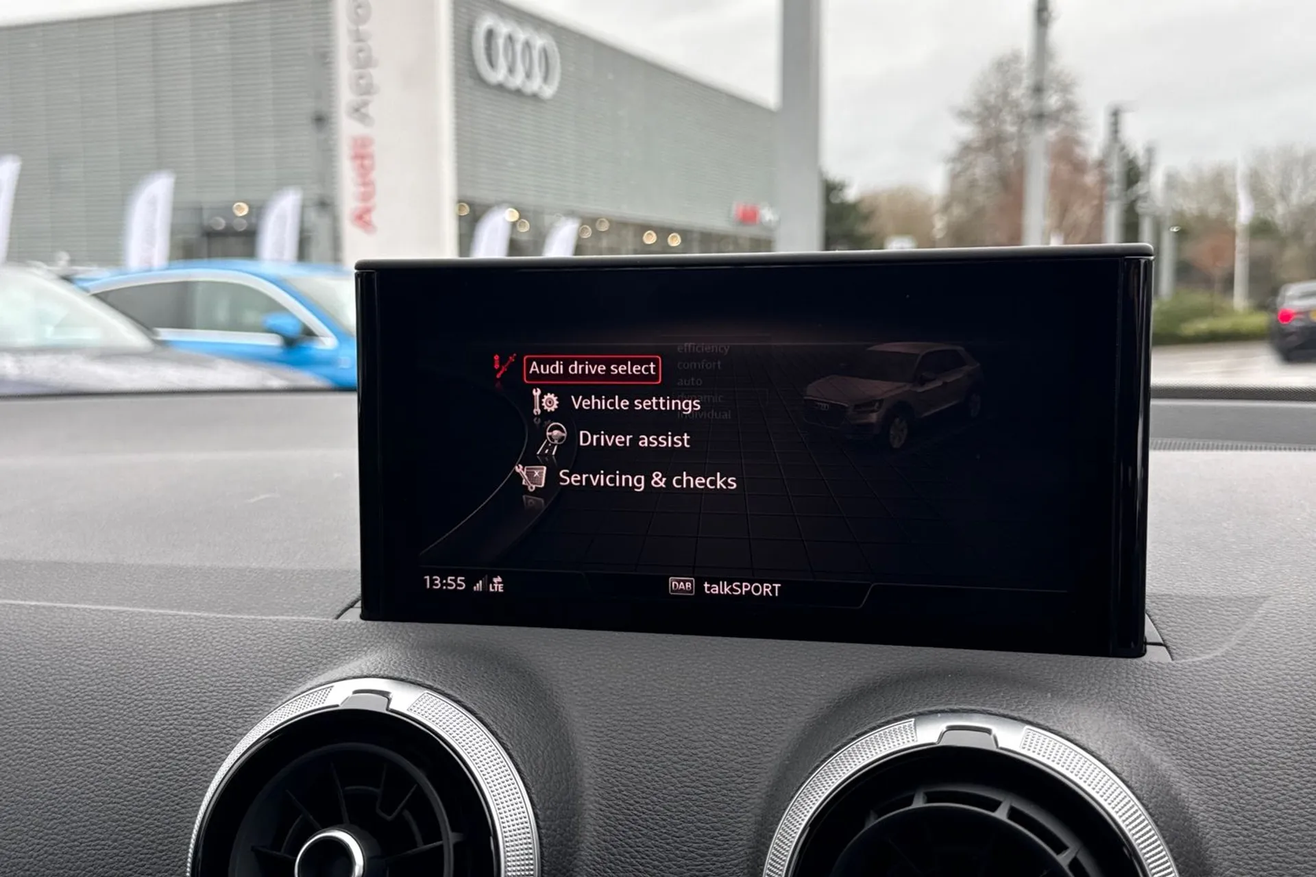 Audi Q2 thumbnail image number 37