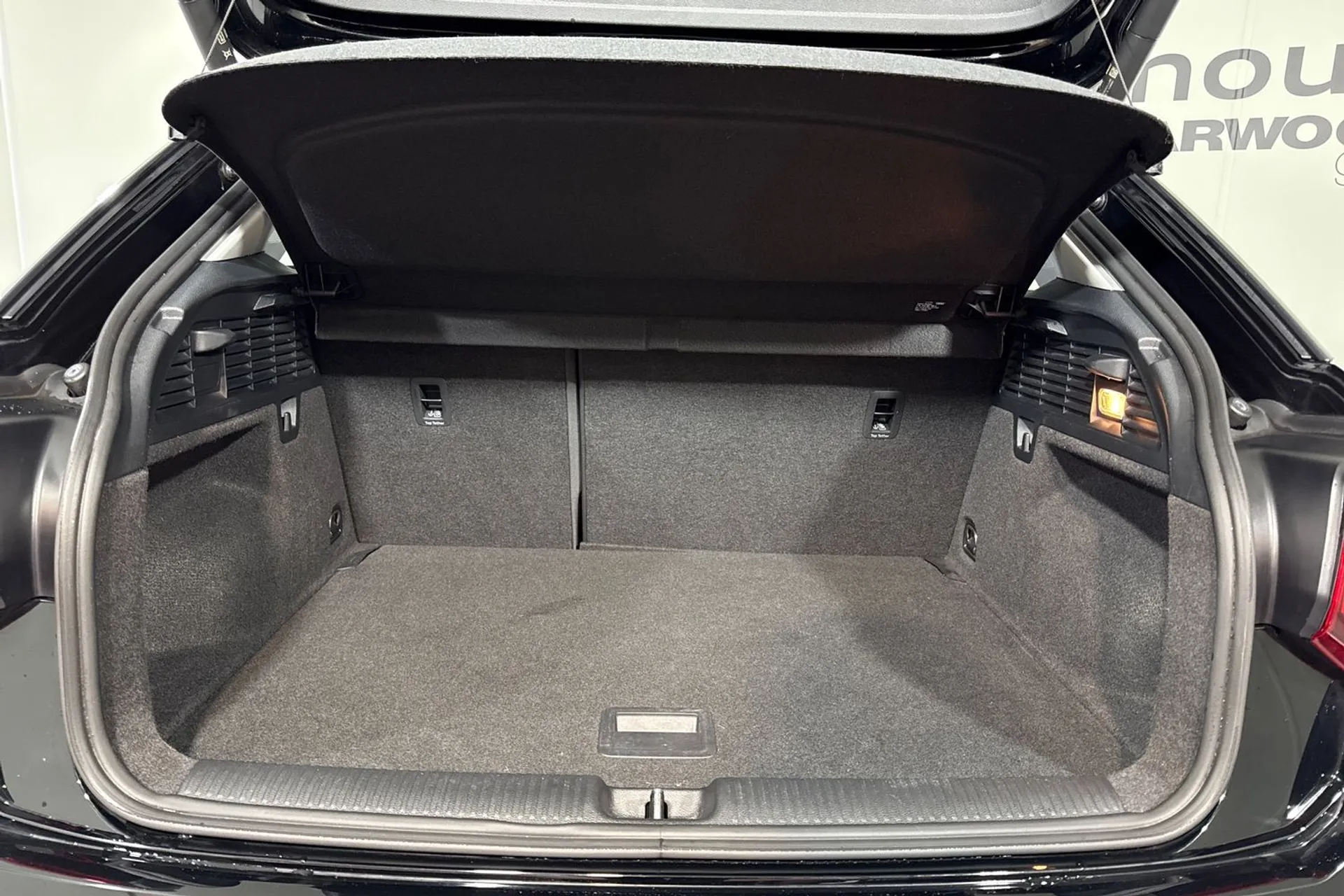 Audi Q2 thumbnail image number 16