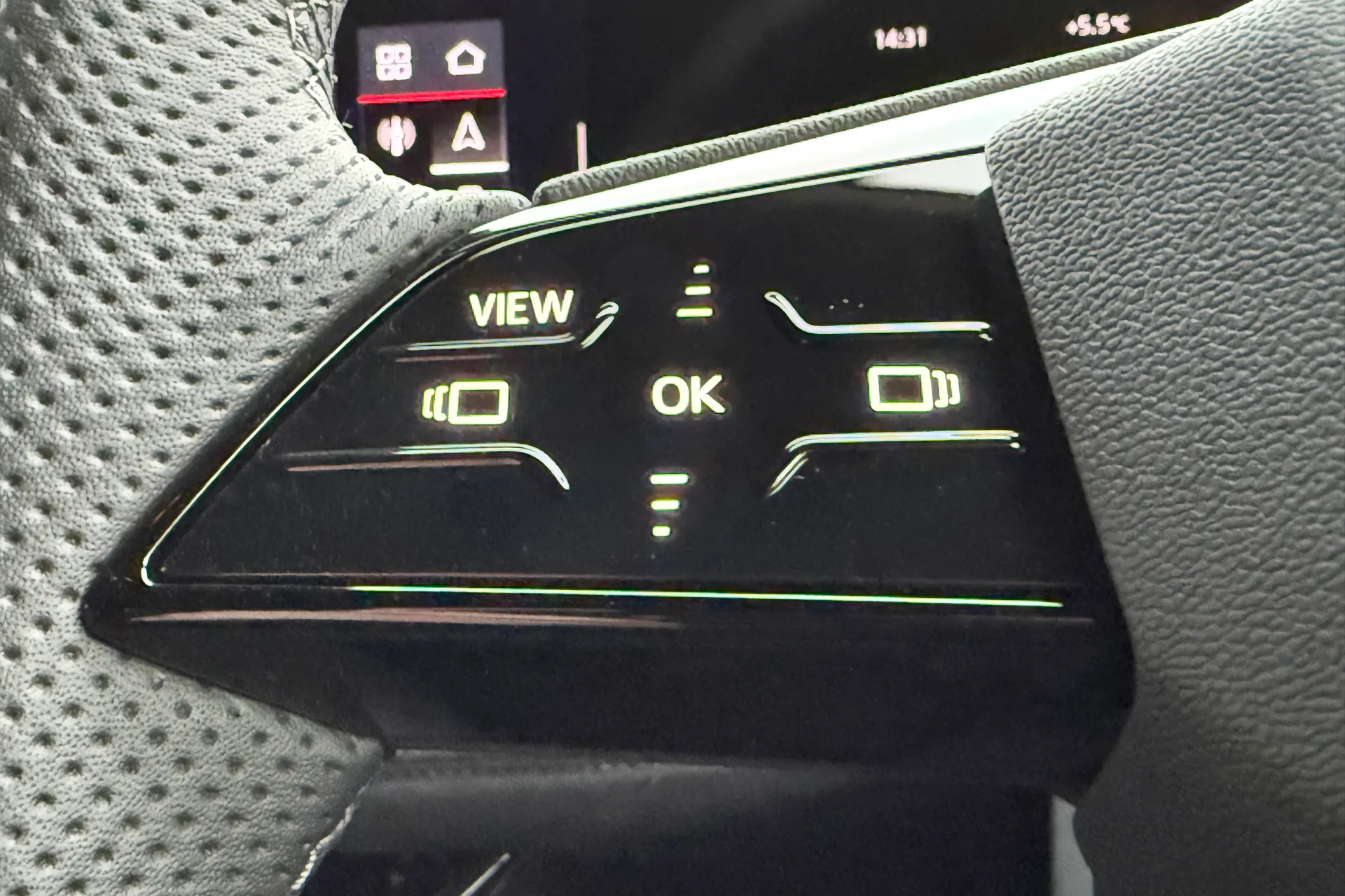 Audi A6 thumbnail image number 22