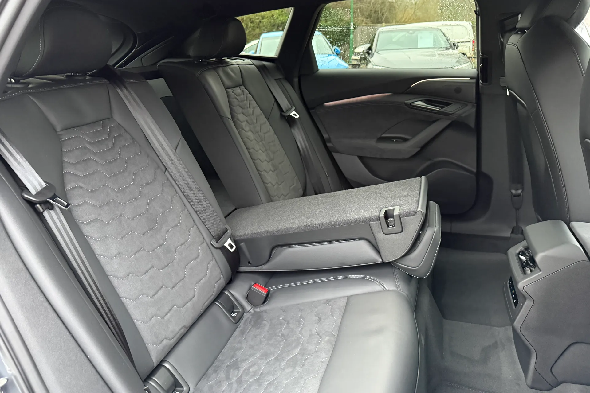 Audi A6 thumbnail image number 48